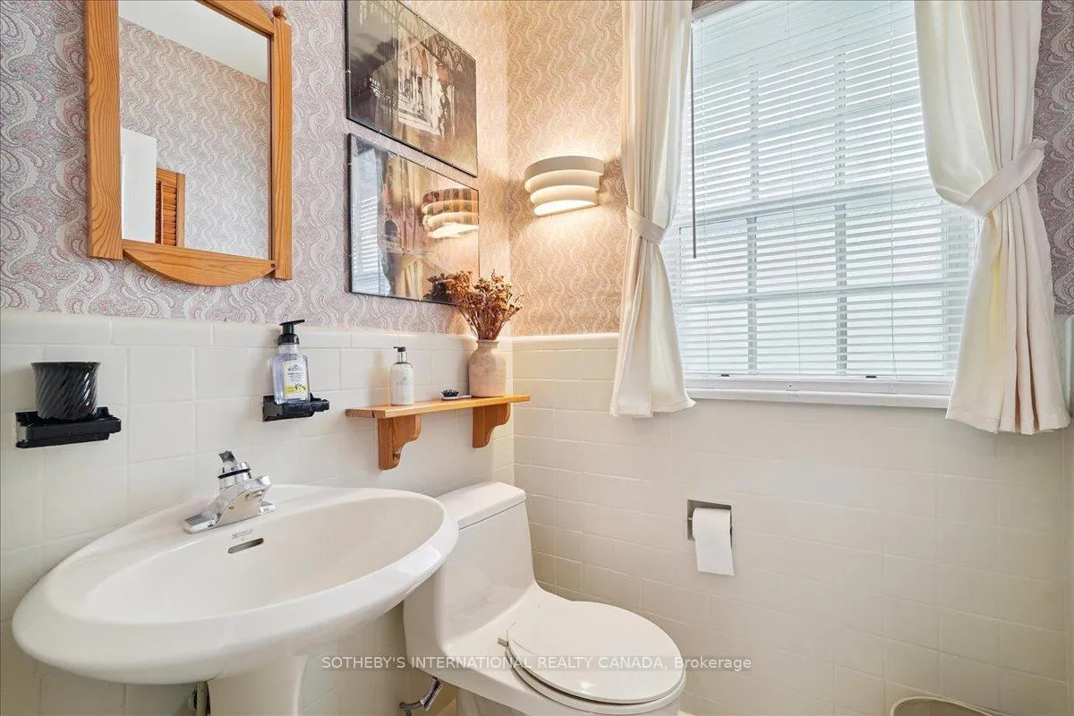 Photo 15 of 5 Moorehill Drive, Toronto, Leaside — HOMEH