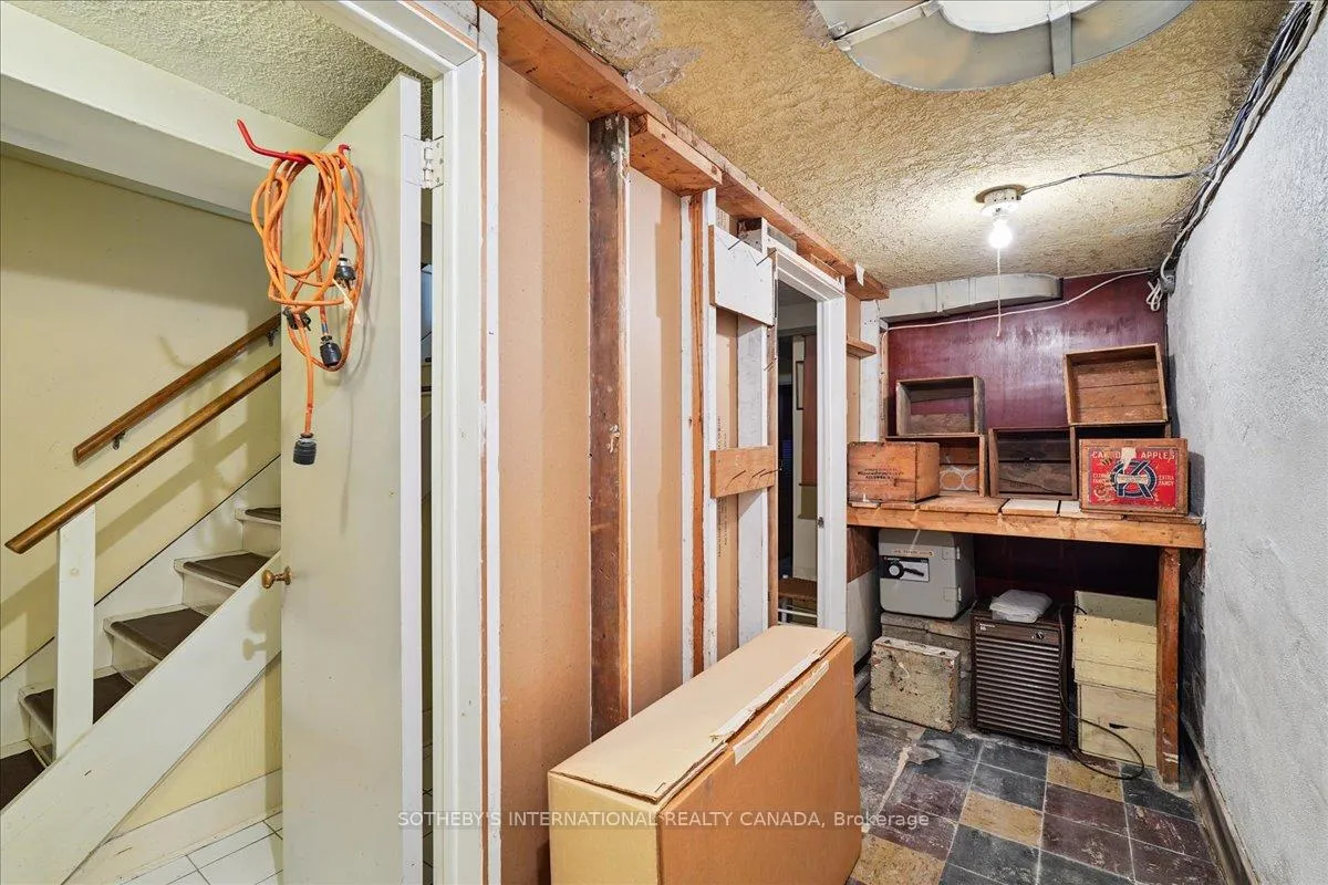 Photo 31 of 5 Moorehill Drive, Toronto, Leaside — HOMEH