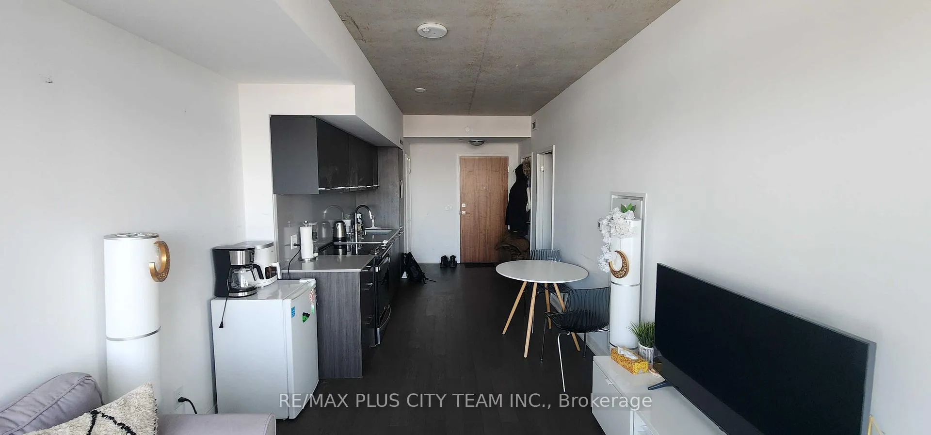 Photo 5 of Unit 1006, 45 Baseball Place, Toronto, South Riverdale — HOMEH