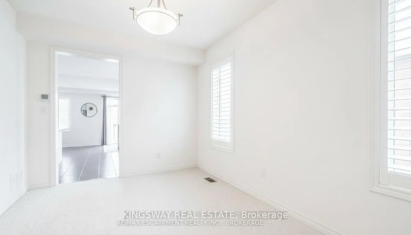 Photo 3 of 24 Narbonne Crescent, Hamilton, Stoney Creek Mountain — HOMEH