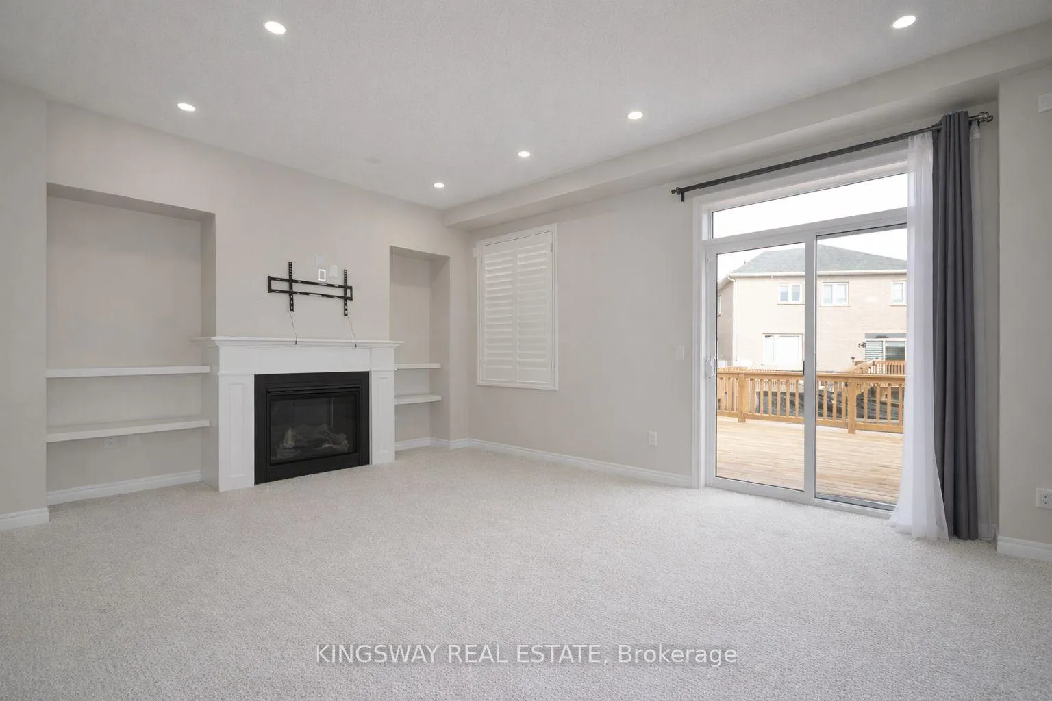 Photo 5 of 24 Narbonne Crescent, Hamilton, Stoney Creek Mountain — HOMEH