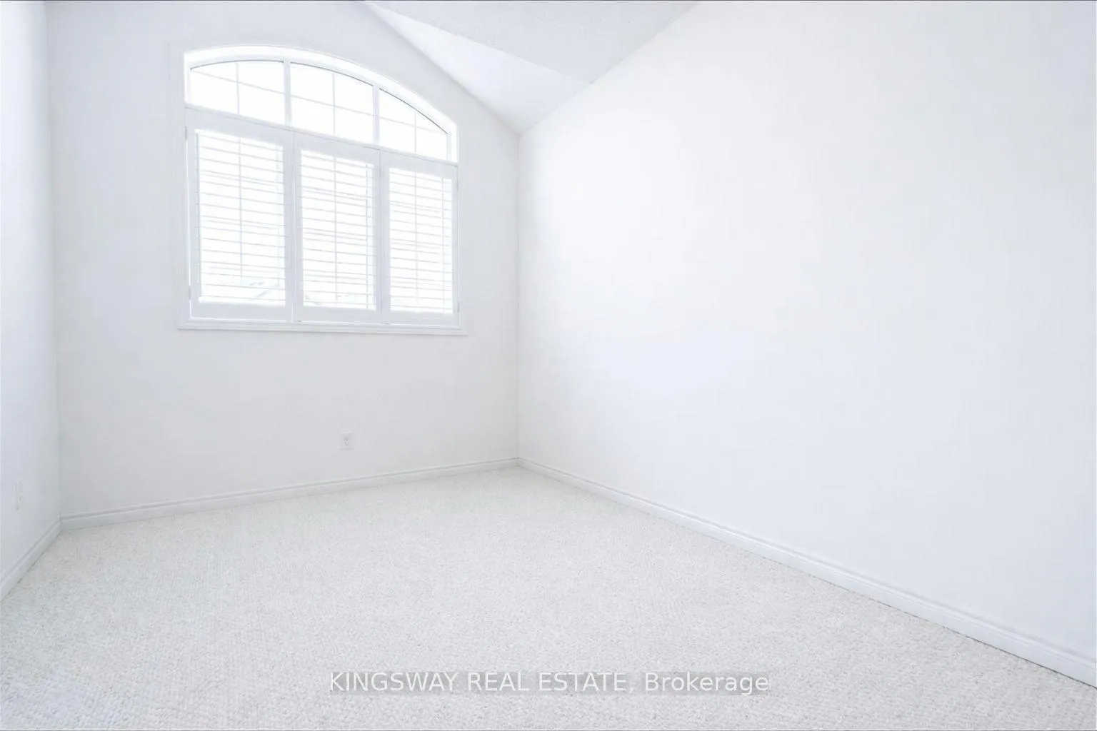 Photo 9 of 24 Narbonne Crescent, Hamilton, Stoney Creek Mountain — HOMEH
