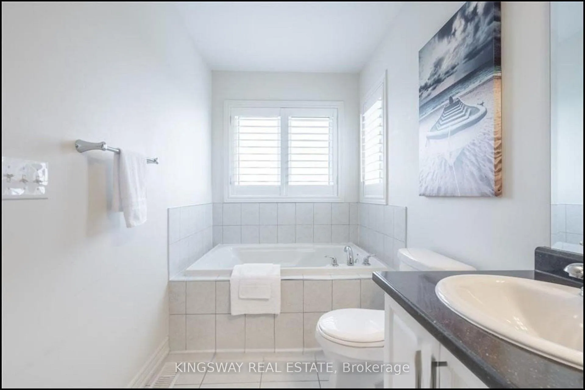 Photo 18 of 24 Narbonne Crescent, Hamilton, Stoney Creek Mountain — HOMEH