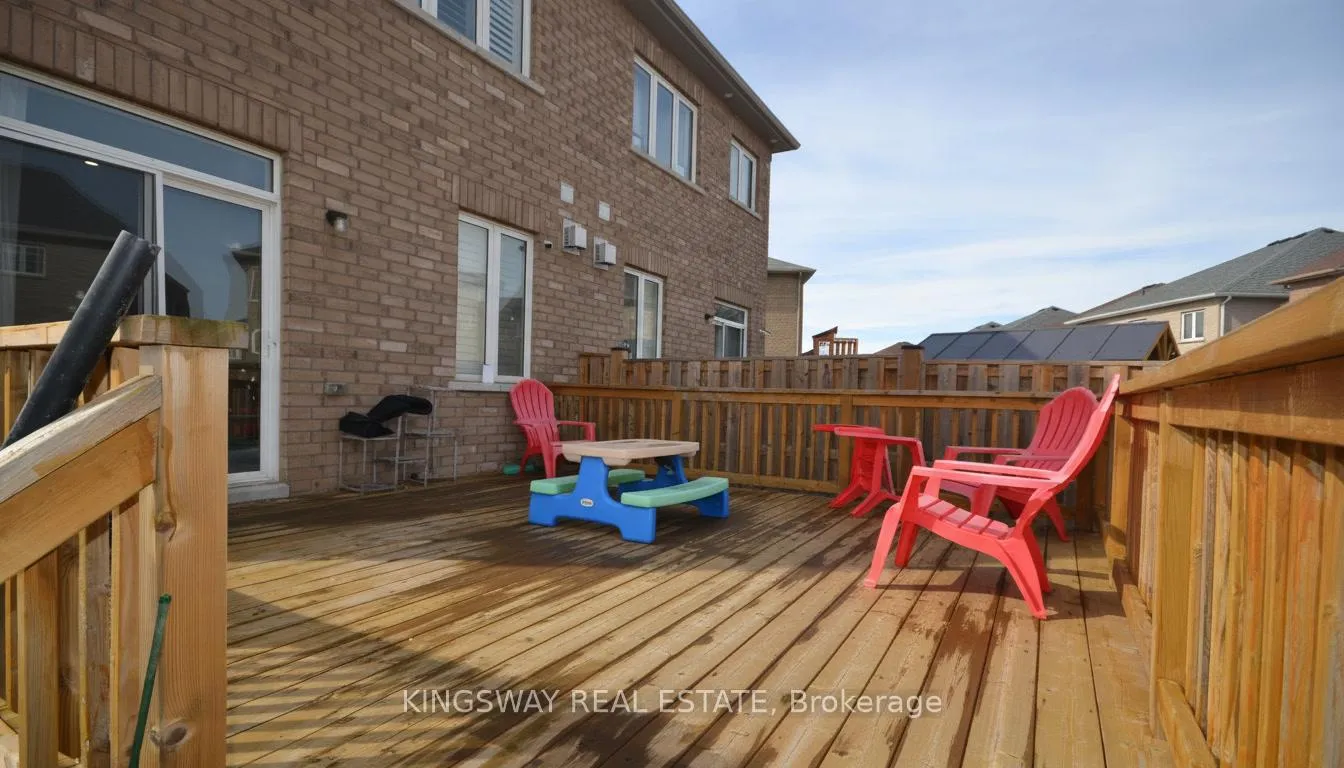 Photo 20 of 24 Narbonne Crescent, Hamilton, Stoney Creek Mountain — HOMEH