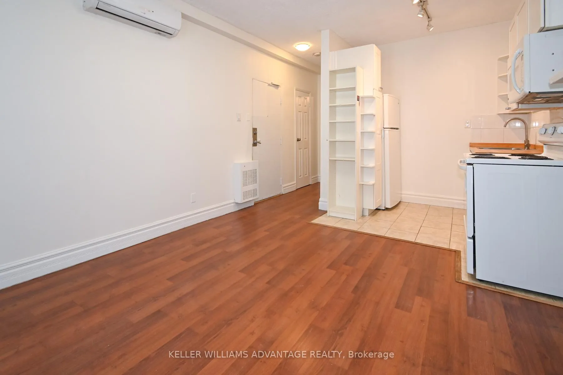 Photo 4 of Unit A, 242 Highfield Road, Toronto, Greenwood-Coxwell — HOMEH