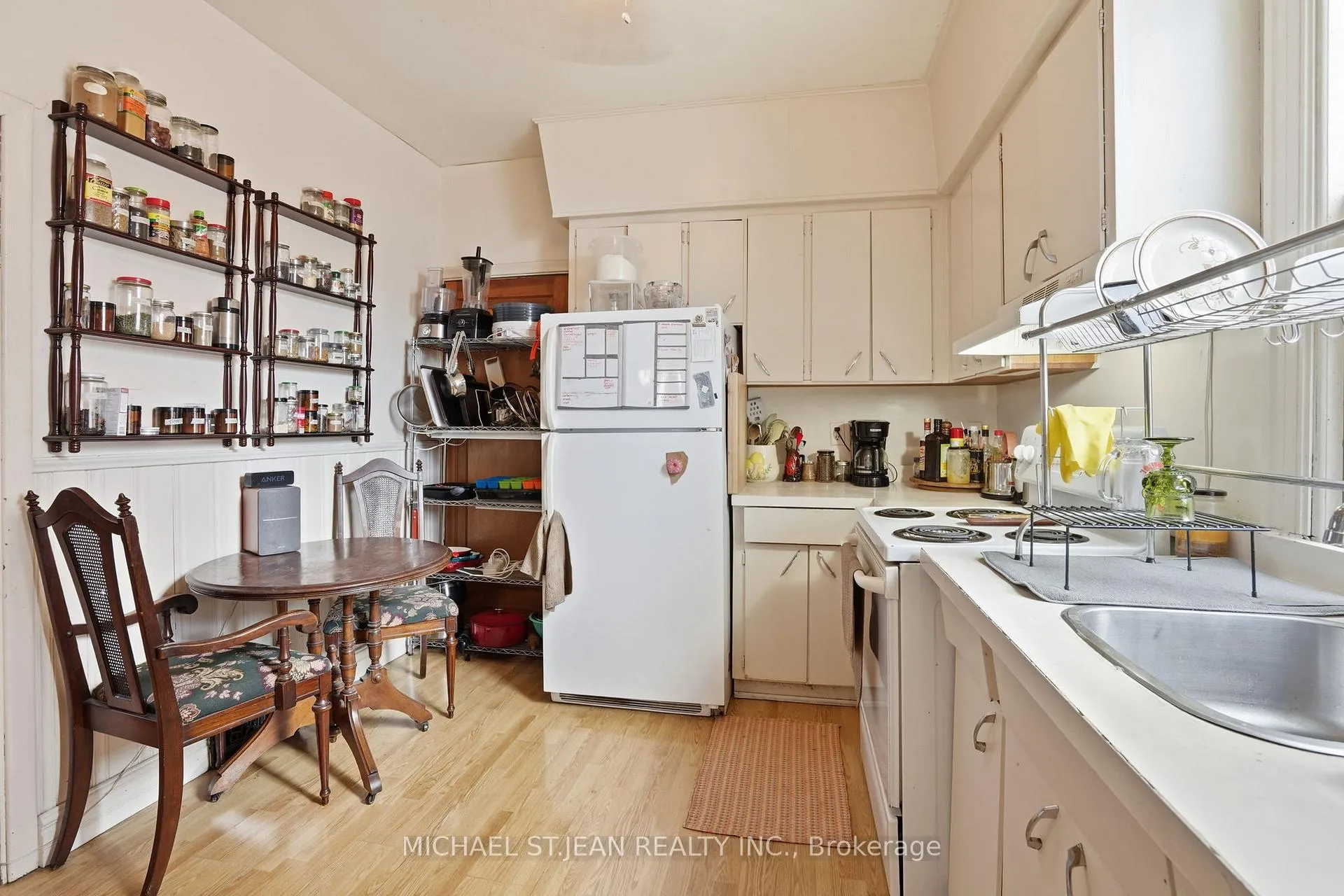 Photo 4 of 68 Gage Avenue S, Hamilton, Stipley — HOMEH