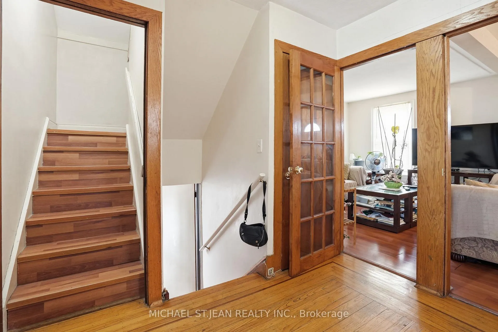 Photo 9 of 68 Gage Avenue S, Hamilton, Stipley — HOMEH
