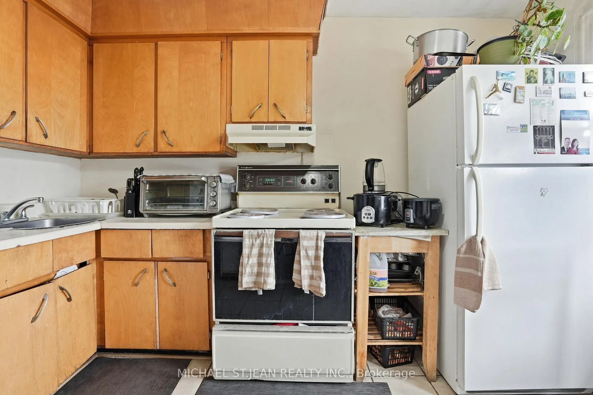 Photo 13 of 68 Gage Avenue S, Hamilton, Stipley — HOMEH