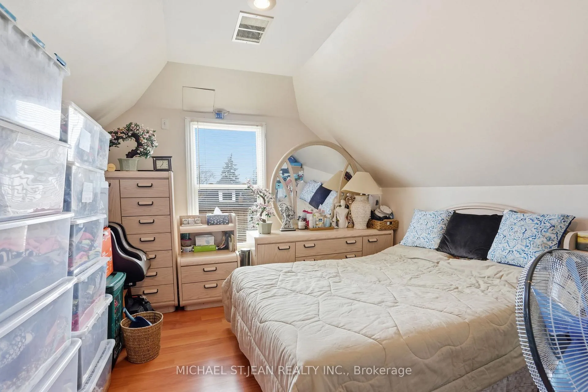 Photo 16 of 68 Gage Avenue S, Hamilton, Stipley — HOMEH