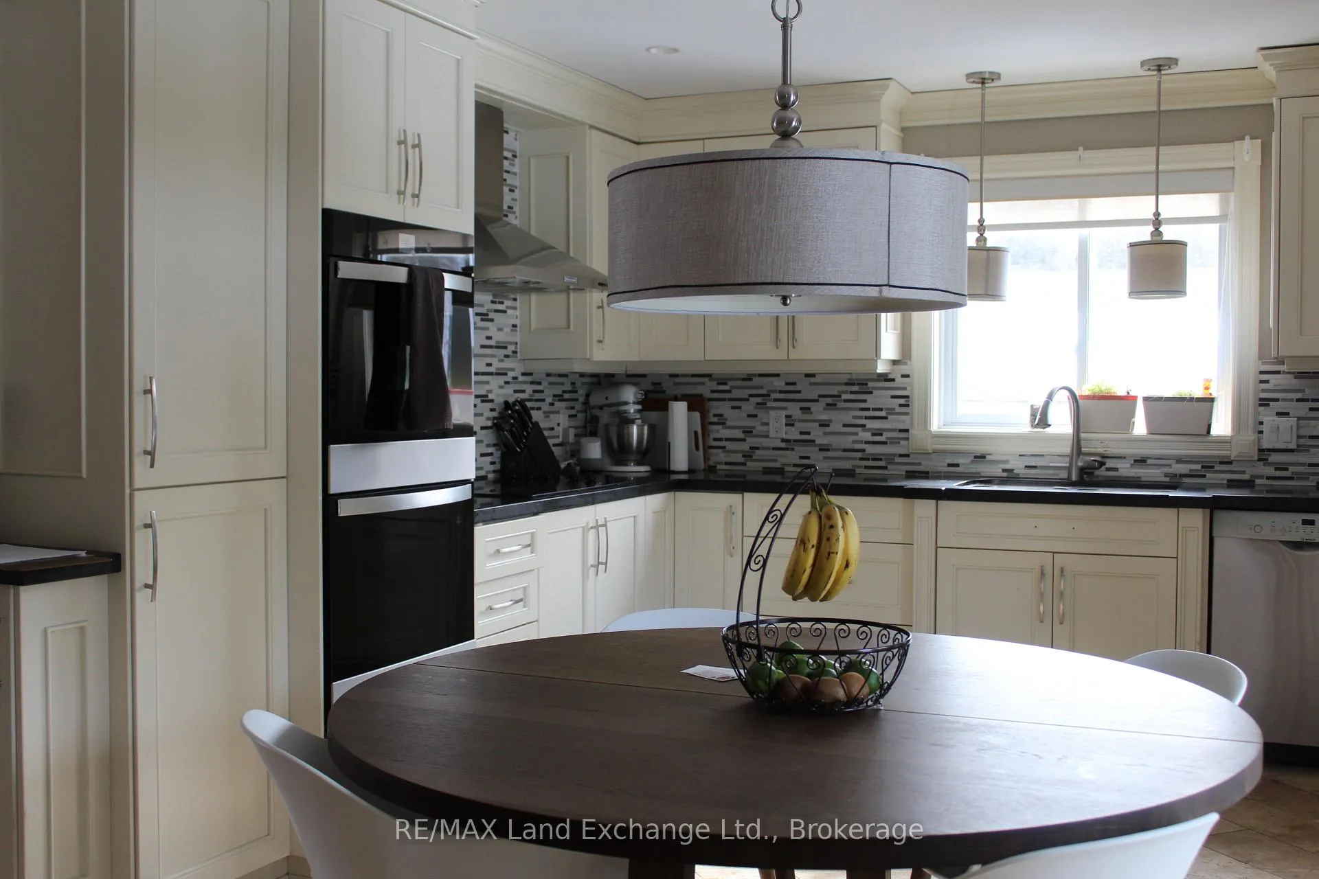 Photo 2 of 924 Parkplace Place N, Huron-Kinloss — HOMEH