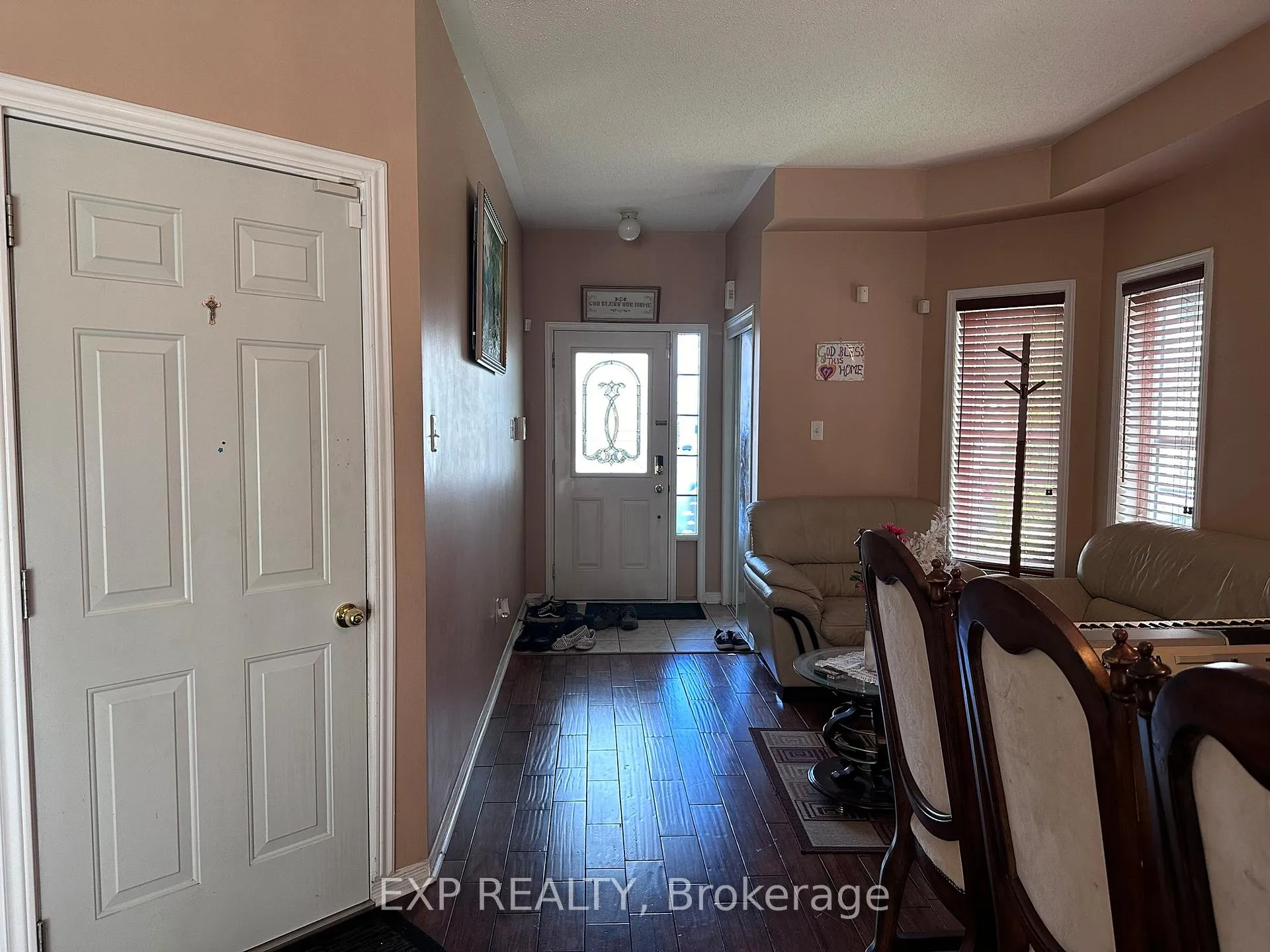 Photo 3 of 60 Oranmore Crescent, Brampton, Credit Valley — HOMEH