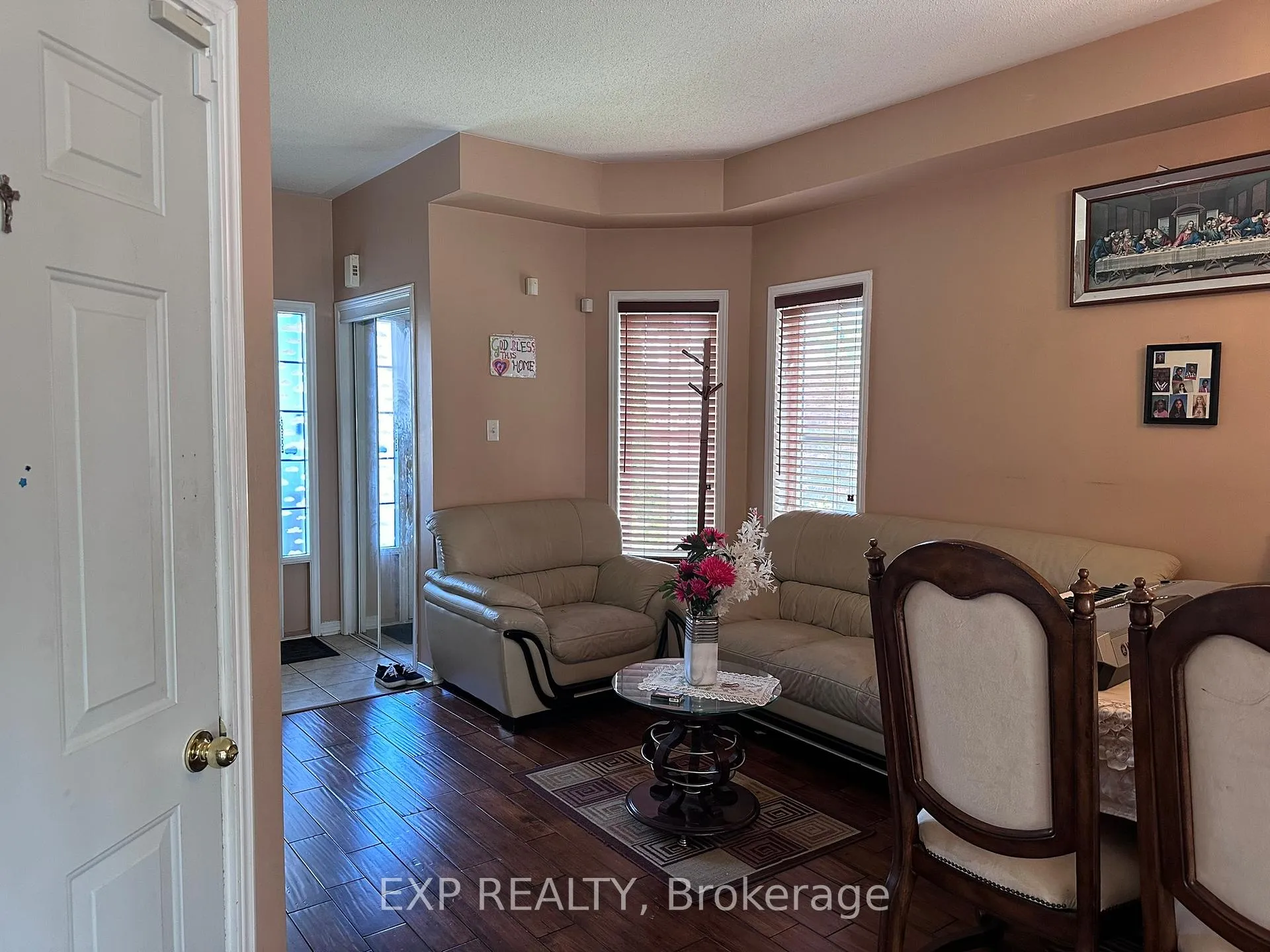 Photo 4 of 60 Oranmore Crescent, Brampton, Credit Valley — HOMEH