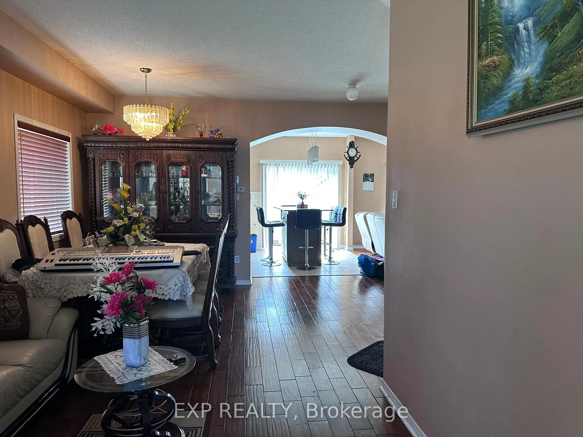 Photo 5 of 60 Oranmore Crescent, Brampton, Credit Valley — HOMEH
