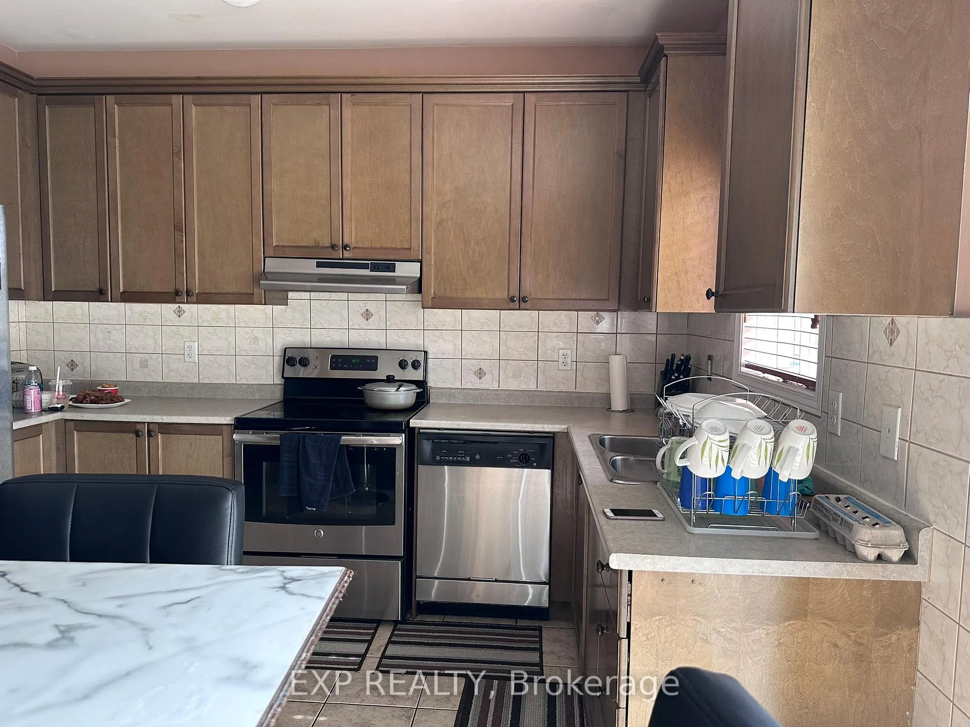 Photo 9 of 60 Oranmore Crescent, Brampton, Credit Valley — HOMEH