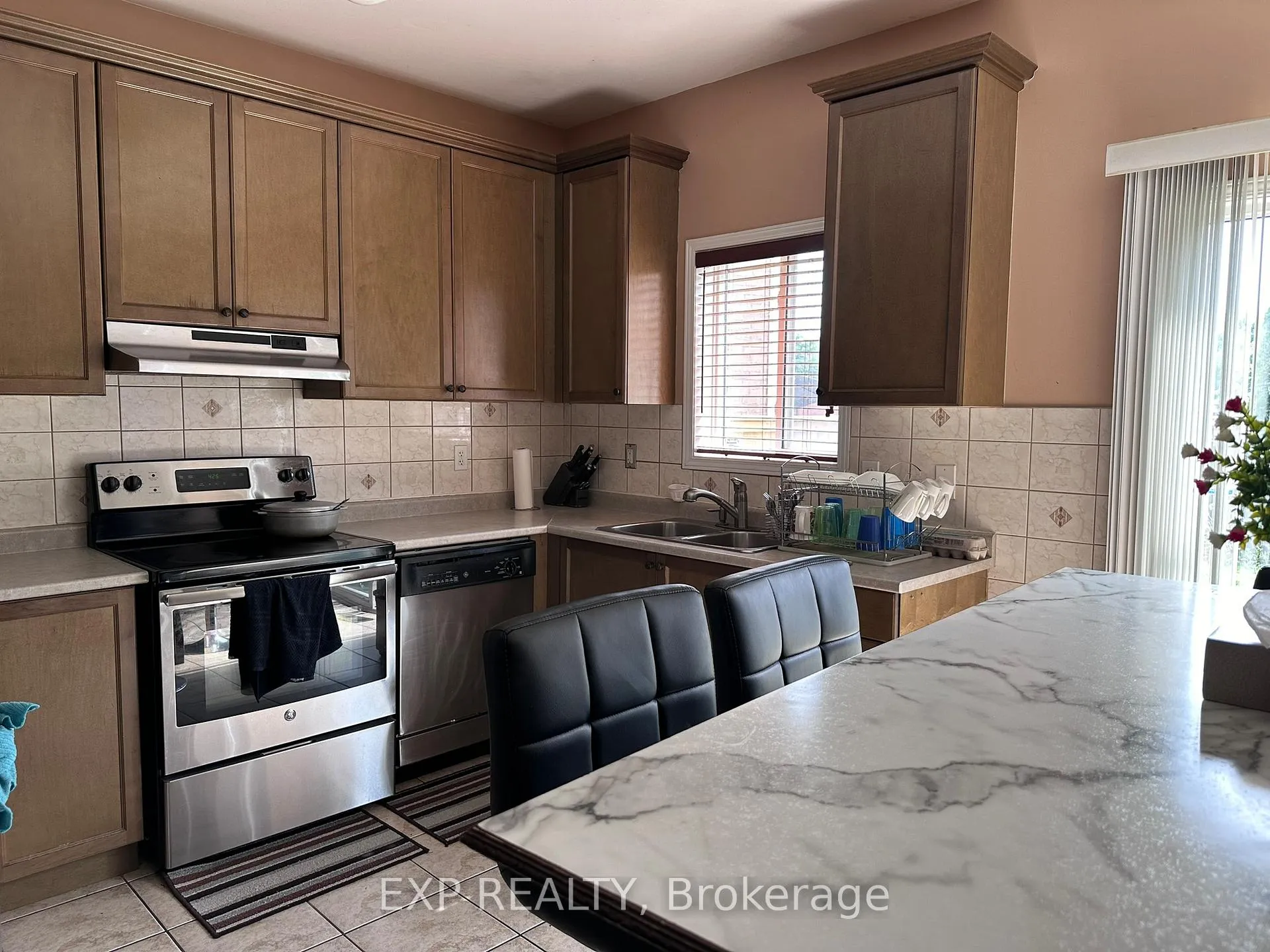 Photo 15 of 60 Oranmore Crescent, Brampton, Credit Valley — HOMEH
