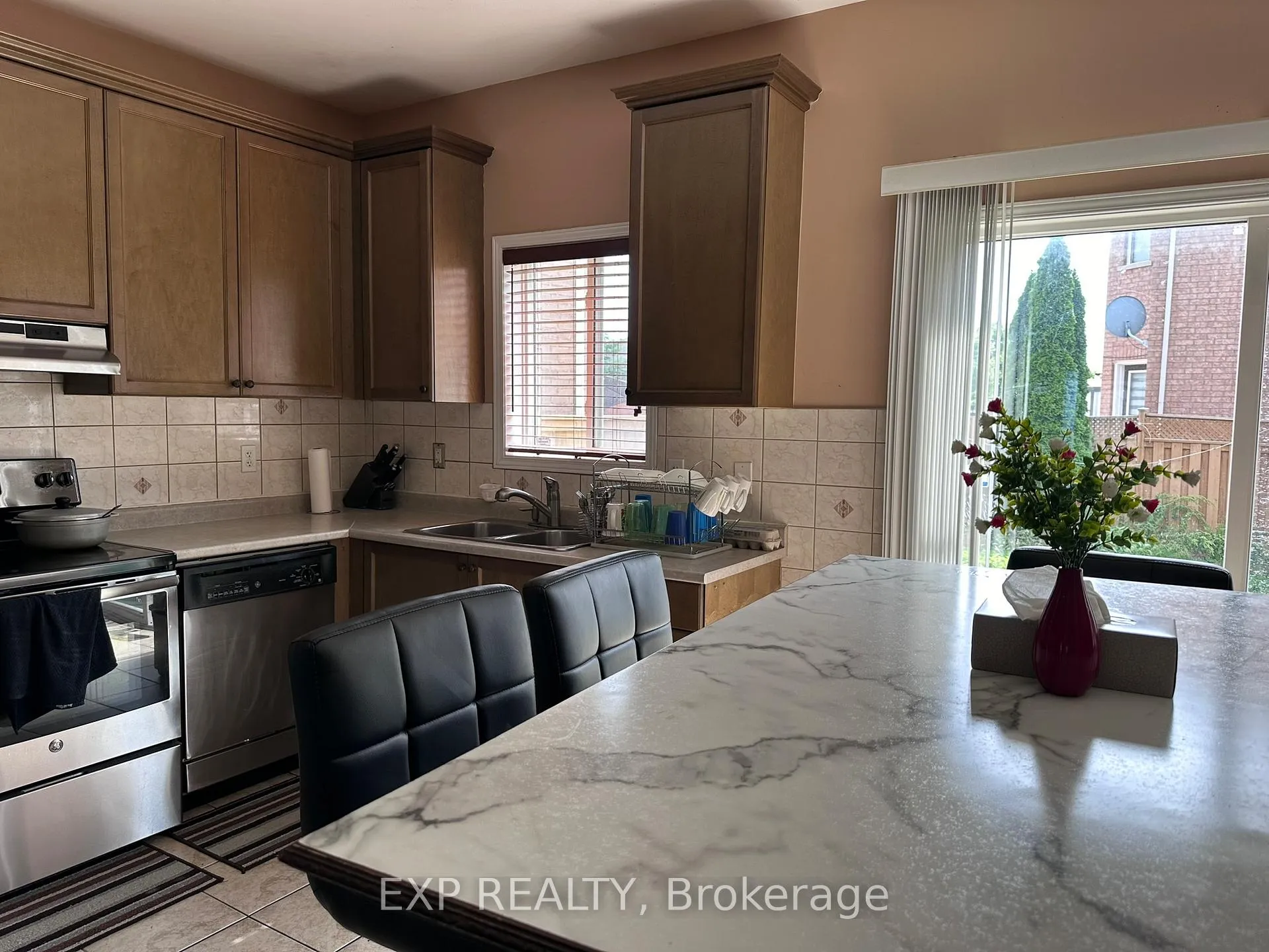 Photo 16 of 60 Oranmore Crescent, Brampton, Credit Valley — HOMEH