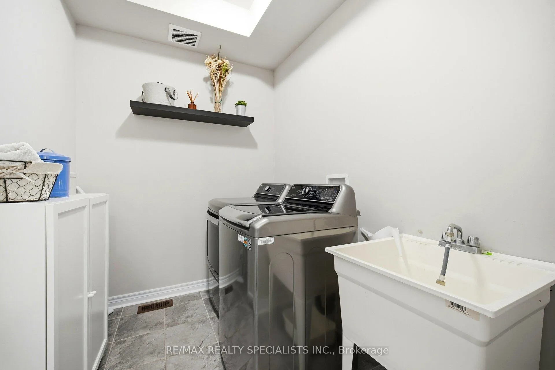 Photo 24 of 4 Oldham Avenue, Brant, Paris — HOMEH