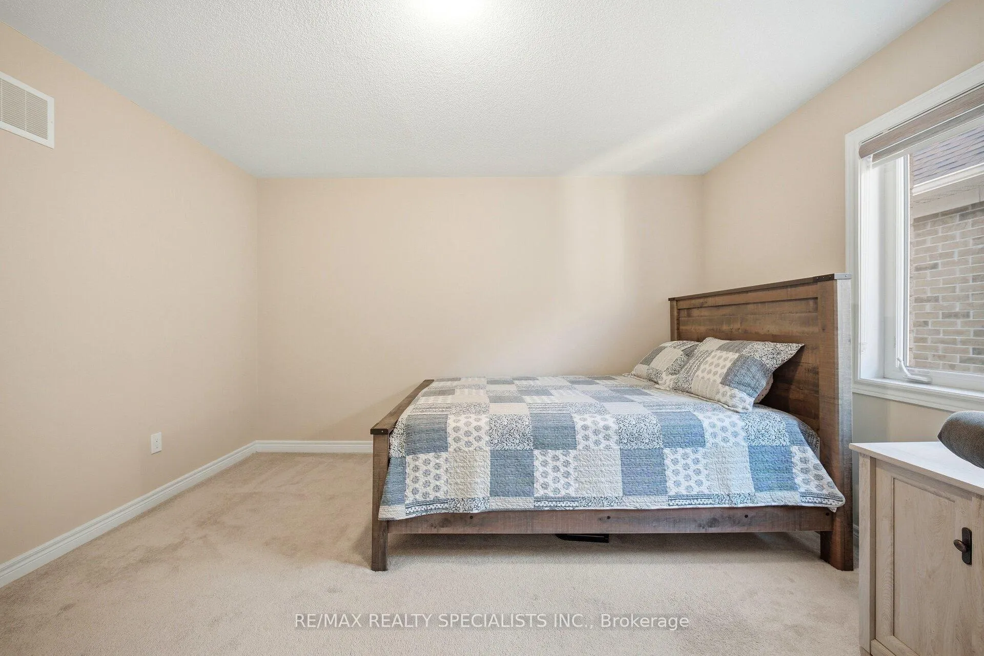 Photo 35 of 4 Oldham Avenue, Brant, Paris — HOMEH