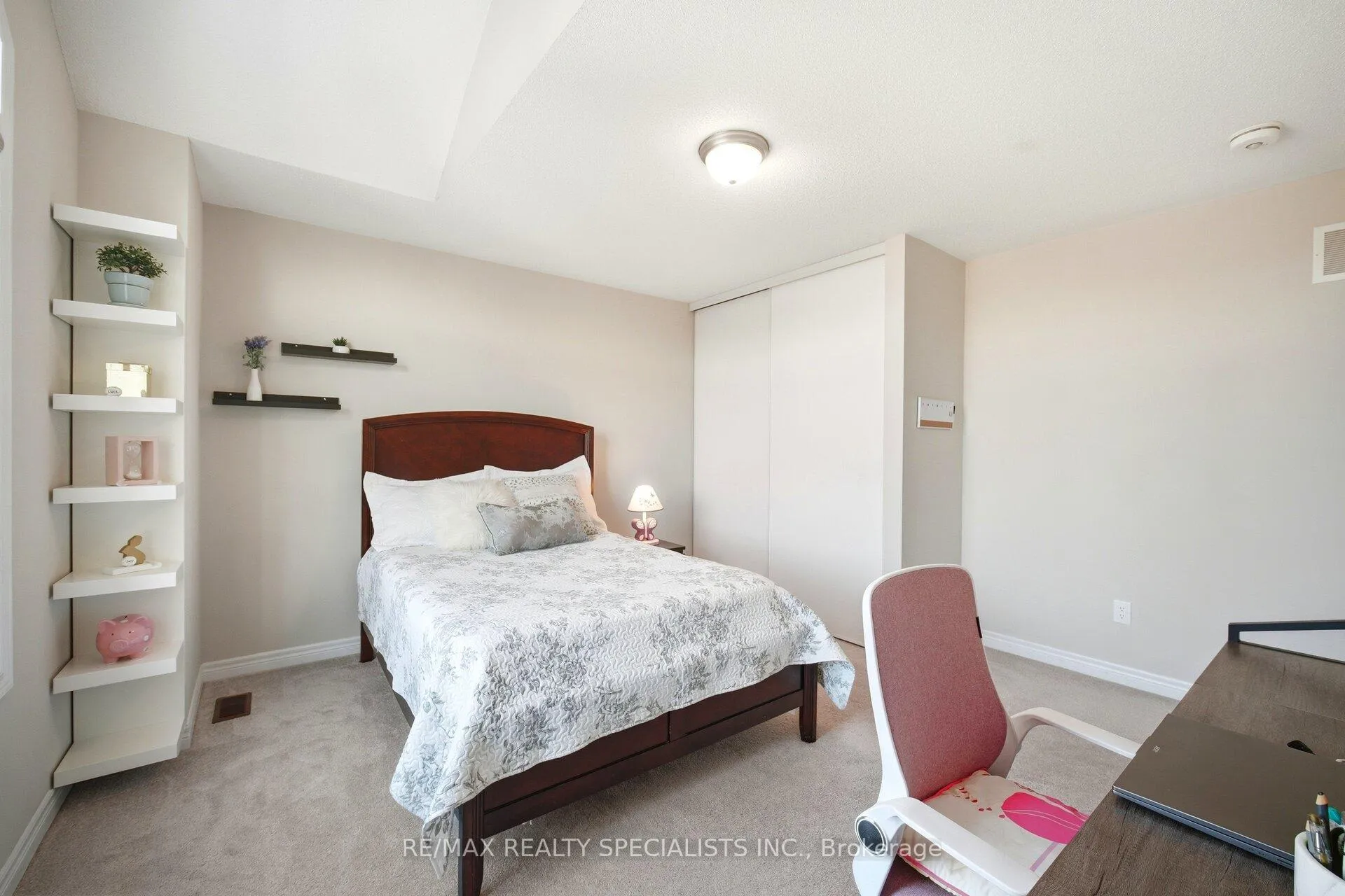 Photo 38 of 4 Oldham Avenue, Brant, Paris — HOMEH