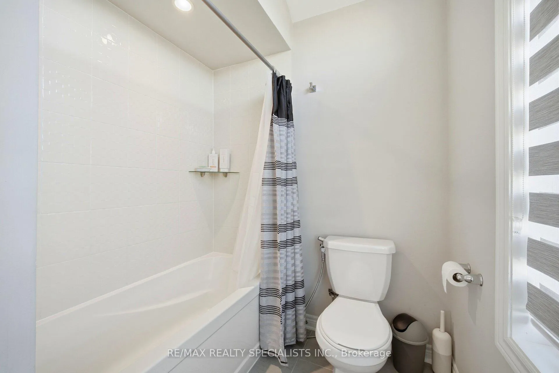 Photo 42 of 4 Oldham Avenue, Brant, Paris — HOMEH