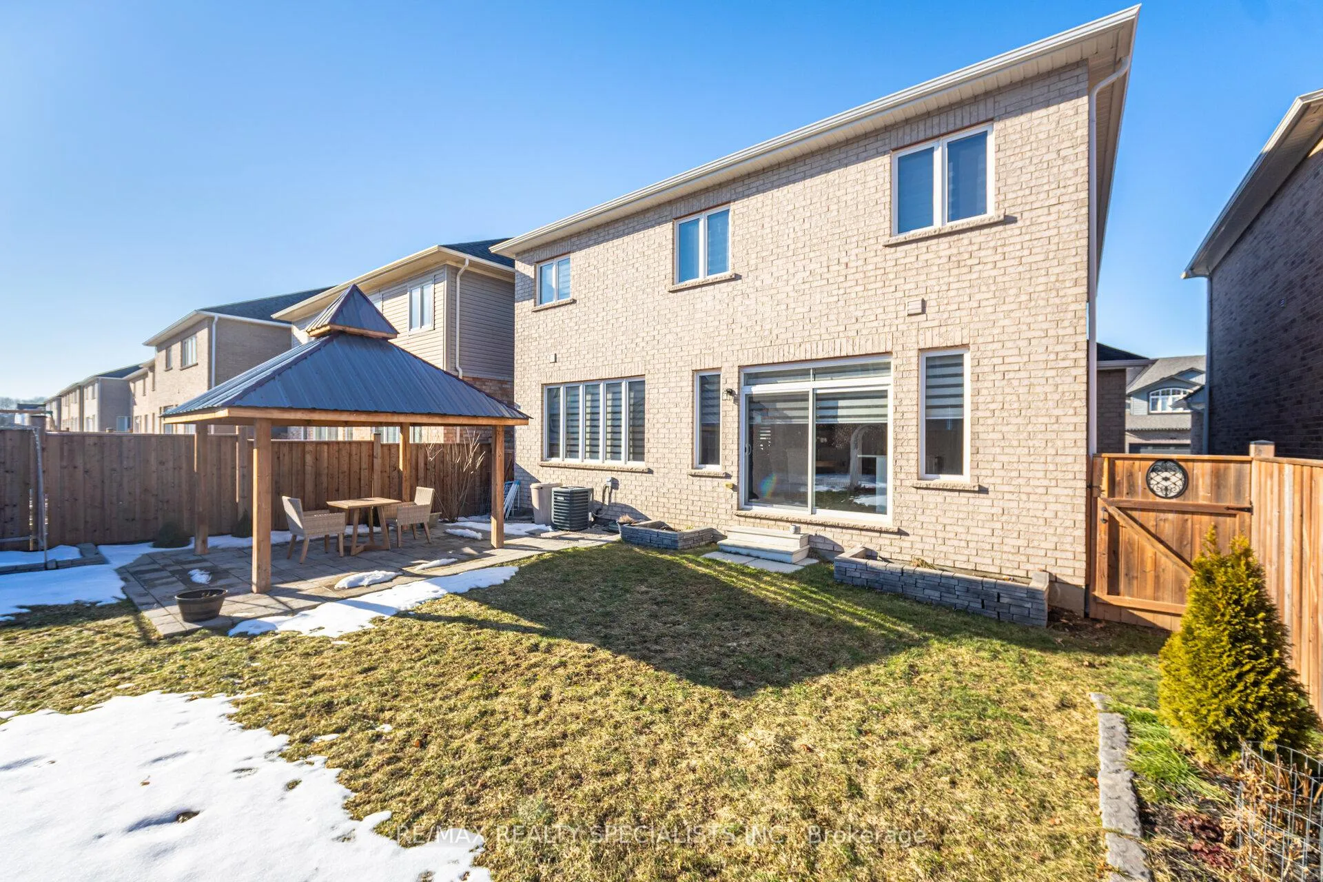 Photo 46 of 4 Oldham Avenue, Brant, Paris — HOMEH