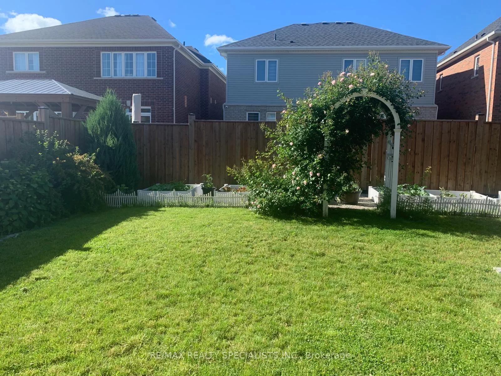 Photo 48 of 4 Oldham Avenue, Brant, Paris — HOMEH