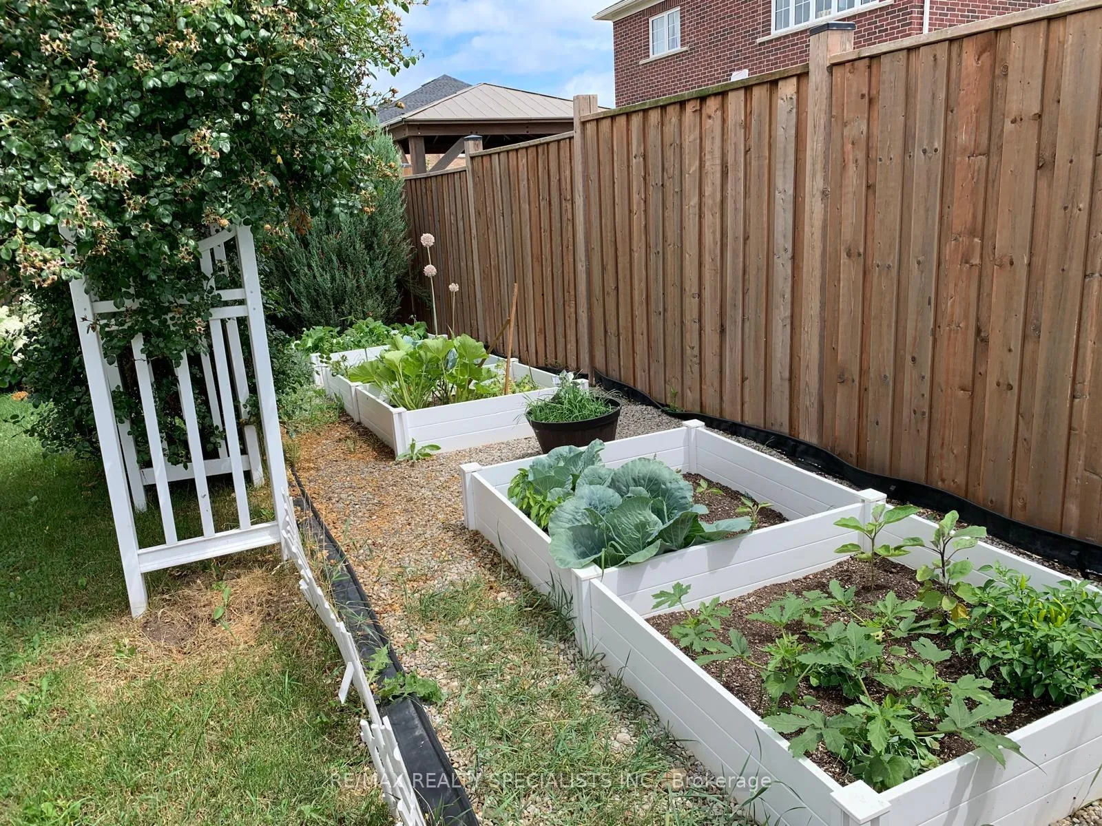 Photo 49 of 4 Oldham Avenue, Brant, Paris — HOMEH