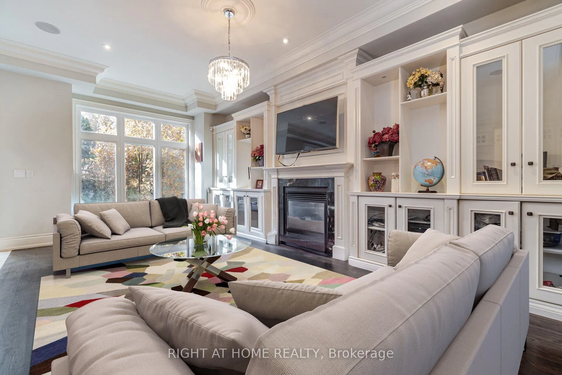 Photo 6 of 12 Walder Avenue, Toronto, Mount Pleasant East — HOMEH