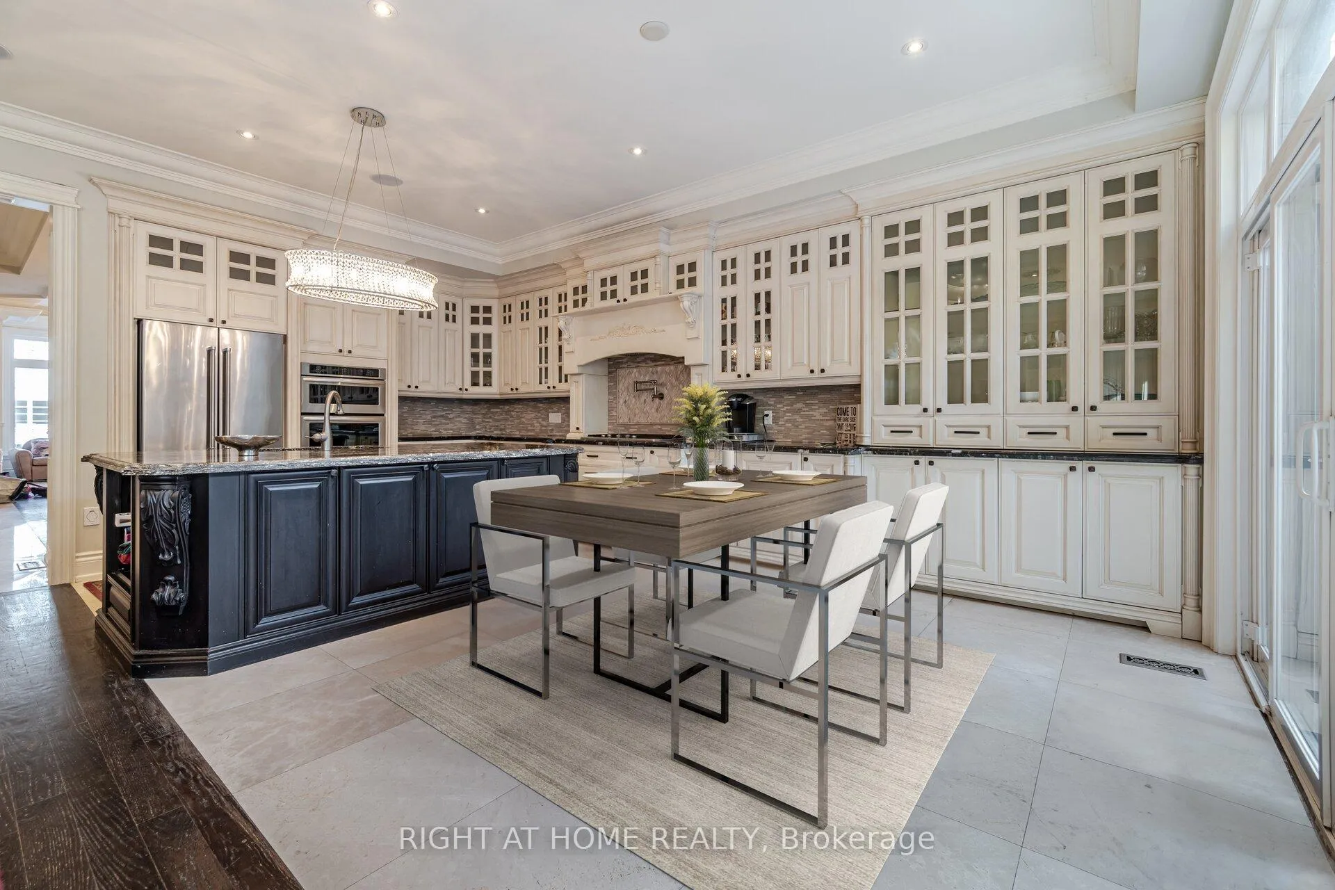 Photo 8 of 12 Walder Avenue, Toronto, Mount Pleasant East — HOMEH
