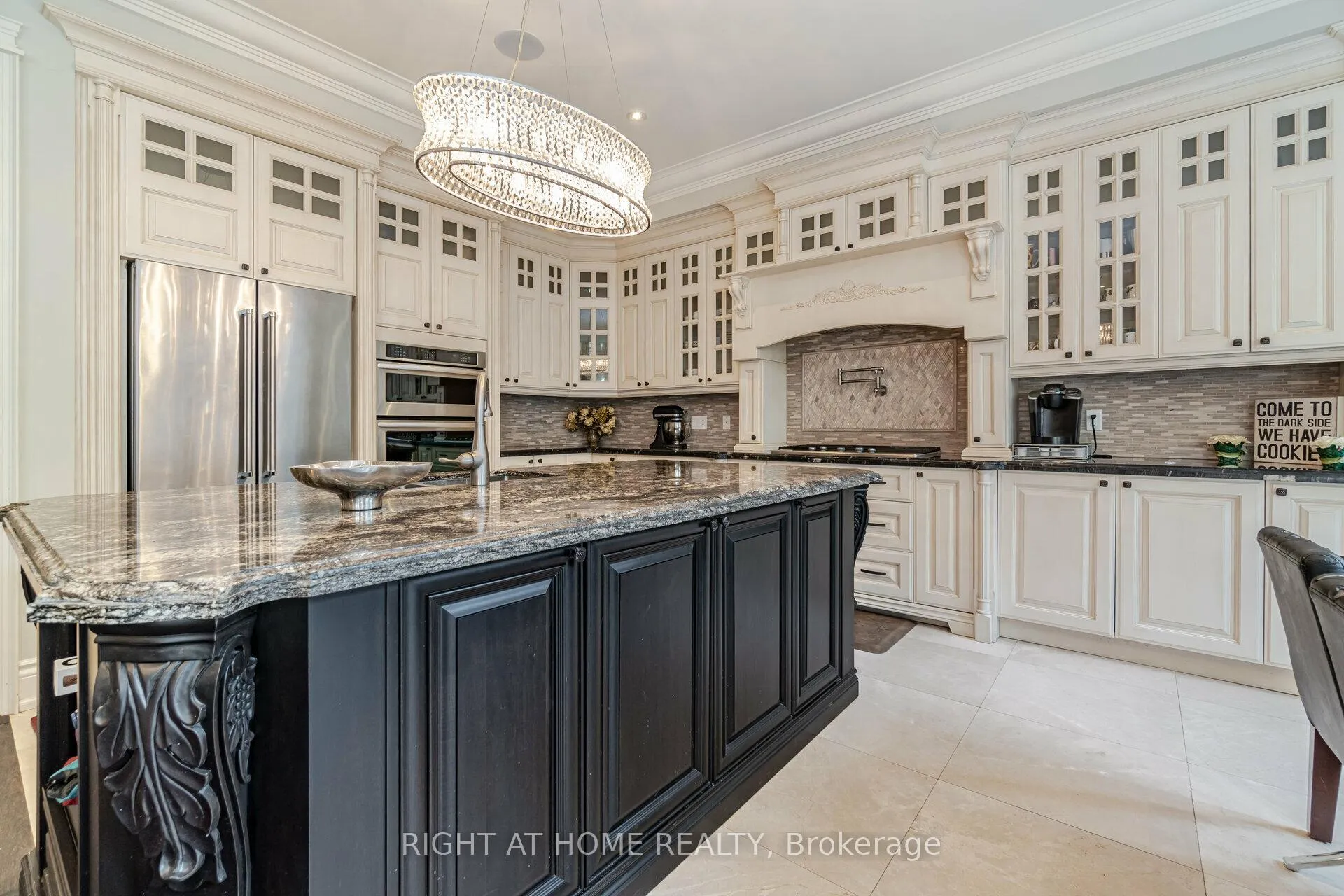 Photo 10 of 12 Walder Avenue, Toronto, Mount Pleasant East — HOMEH