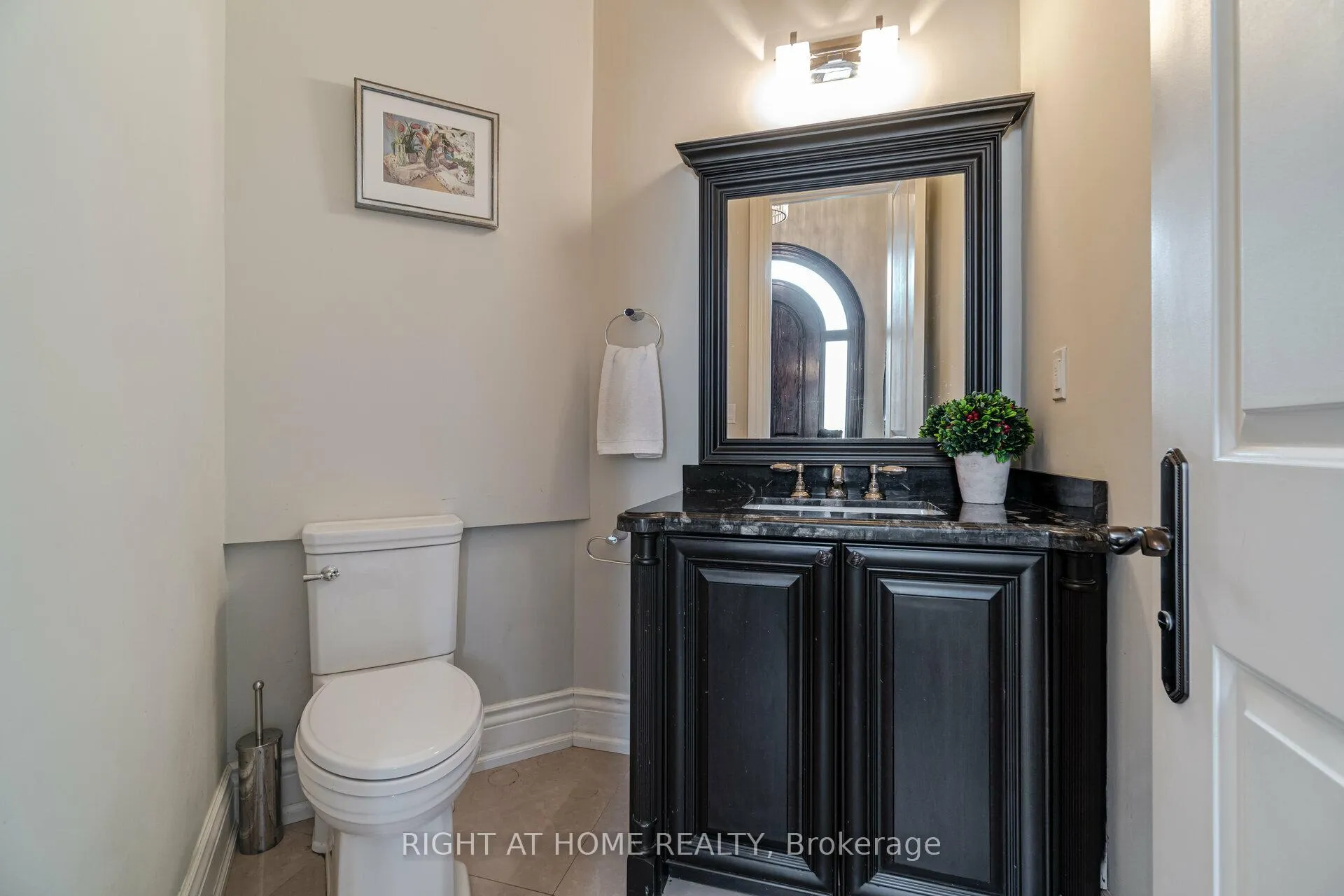 Photo 12 of 12 Walder Avenue, Toronto, Mount Pleasant East — HOMEH