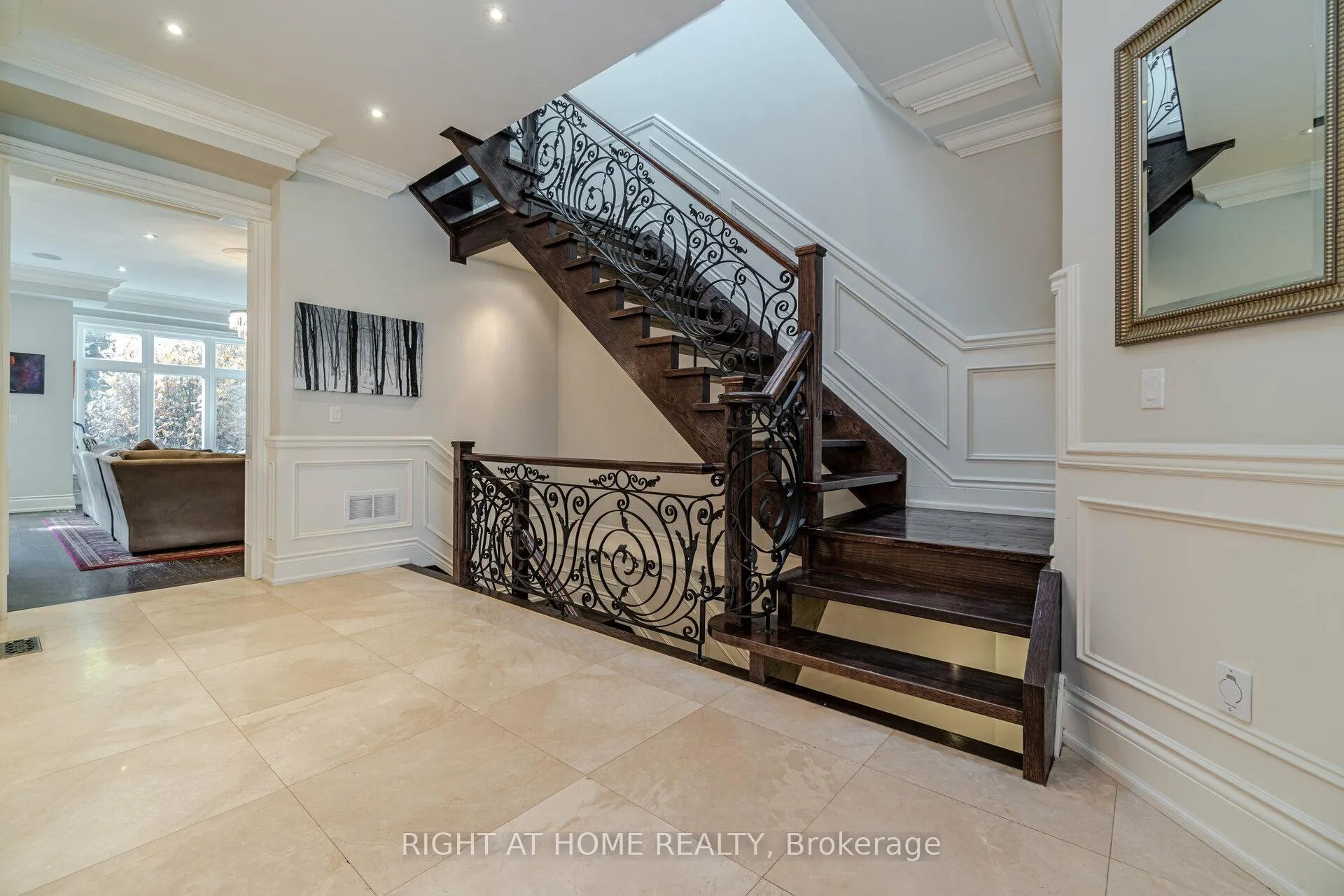 Photo 13 of 12 Walder Avenue, Toronto, Mount Pleasant East — HOMEH