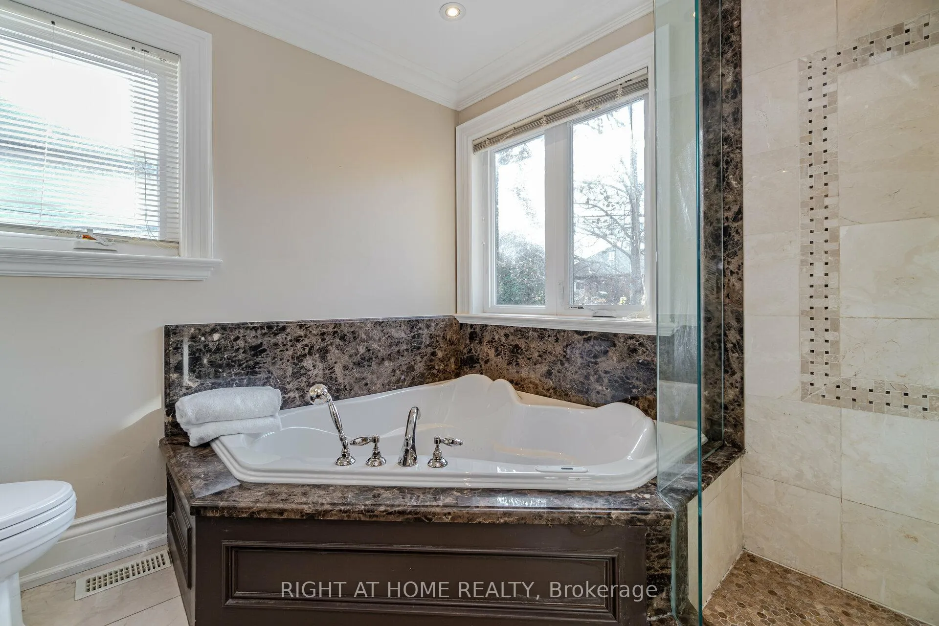 Photo 17 of 12 Walder Avenue, Toronto, Mount Pleasant East — HOMEH