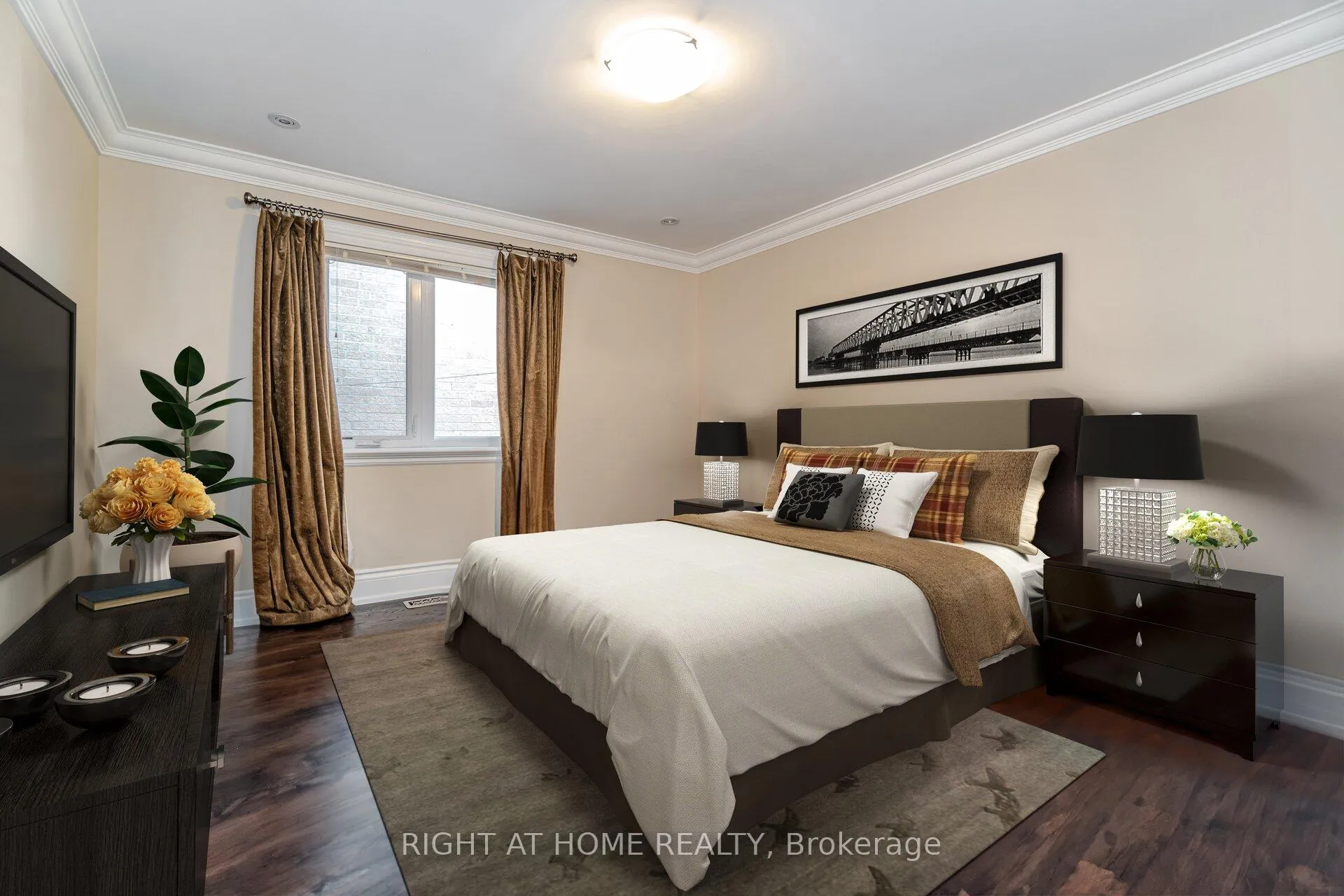 Photo 20 of 12 Walder Avenue, Toronto, Mount Pleasant East — HOMEH