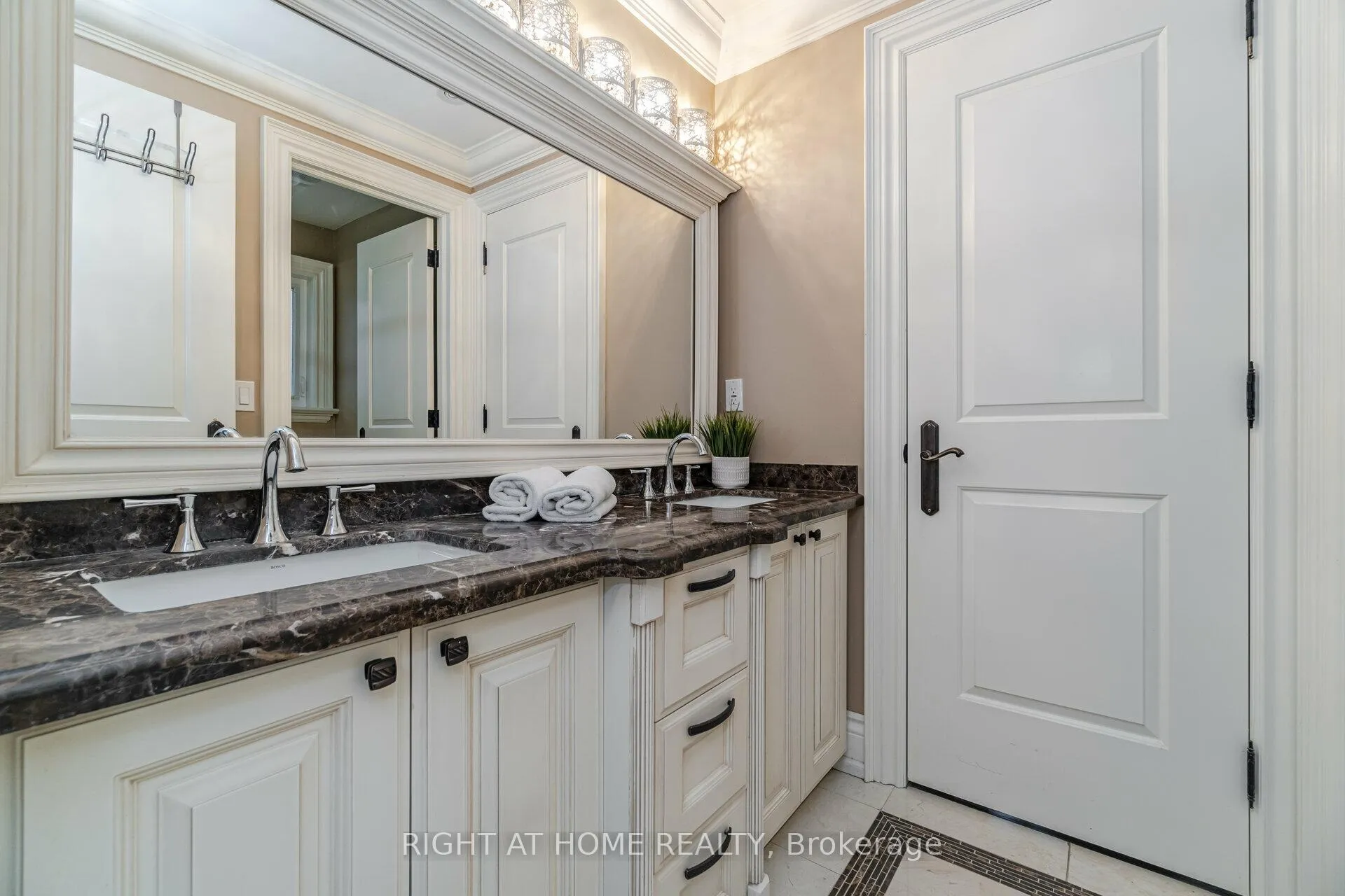 Photo 21 of 12 Walder Avenue, Toronto, Mount Pleasant East — HOMEH