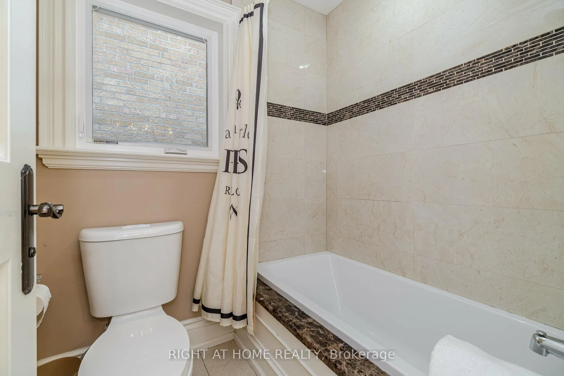 Photo 22 of 12 Walder Avenue, Toronto, Mount Pleasant East — HOMEH