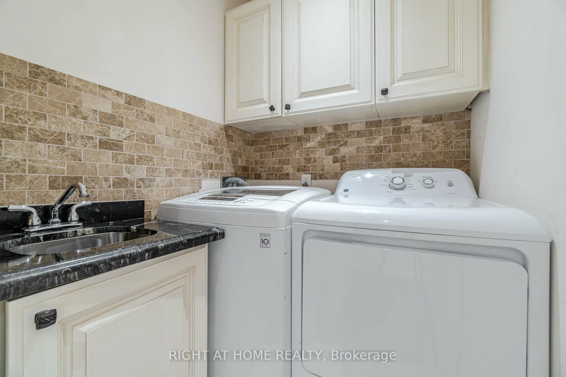 Photo 27 of 12 Walder Avenue, Toronto, Mount Pleasant East — HOMEH