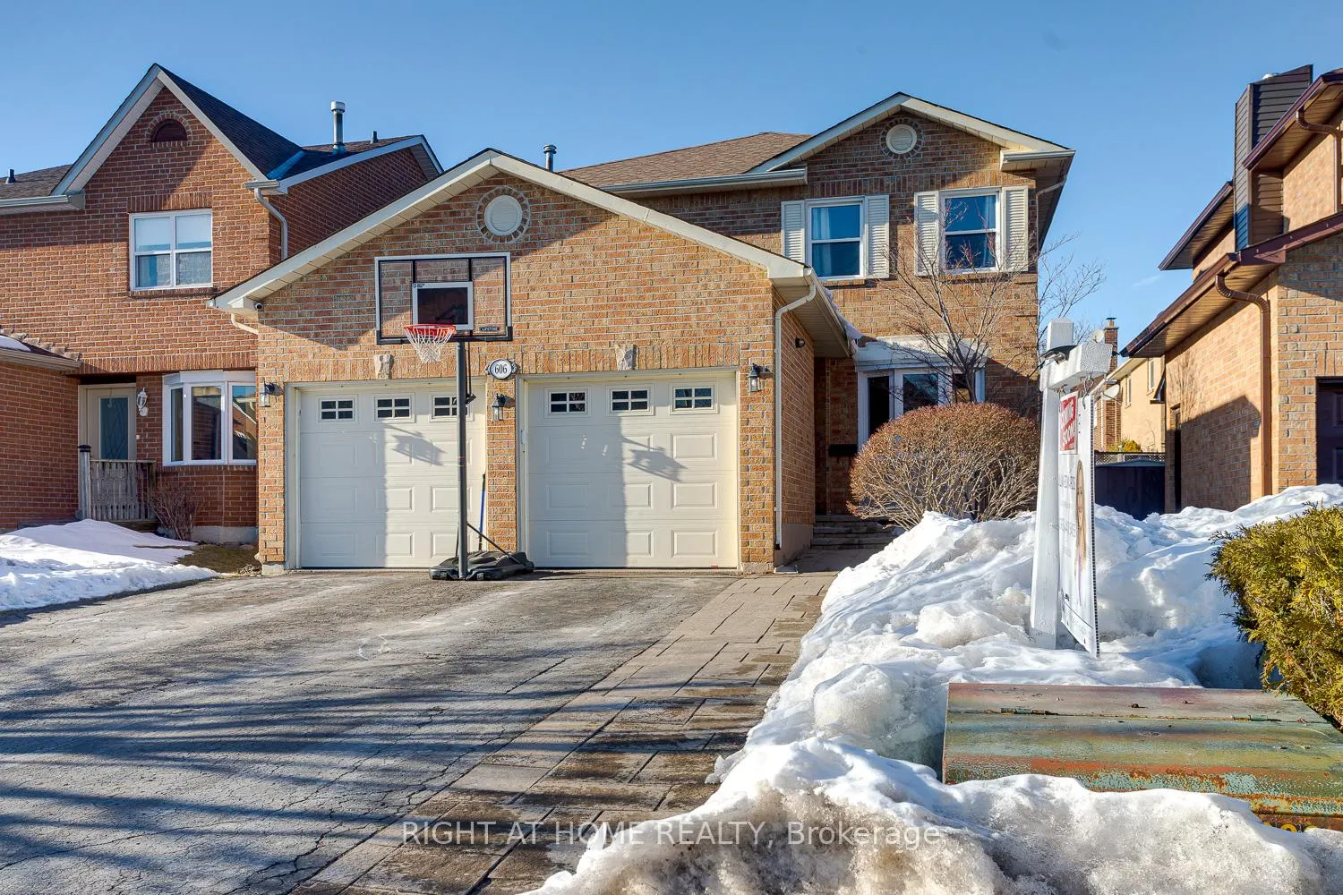 Photo 1 of 606 Chiron Crescent, Pickering, Amberlea — HOMEH