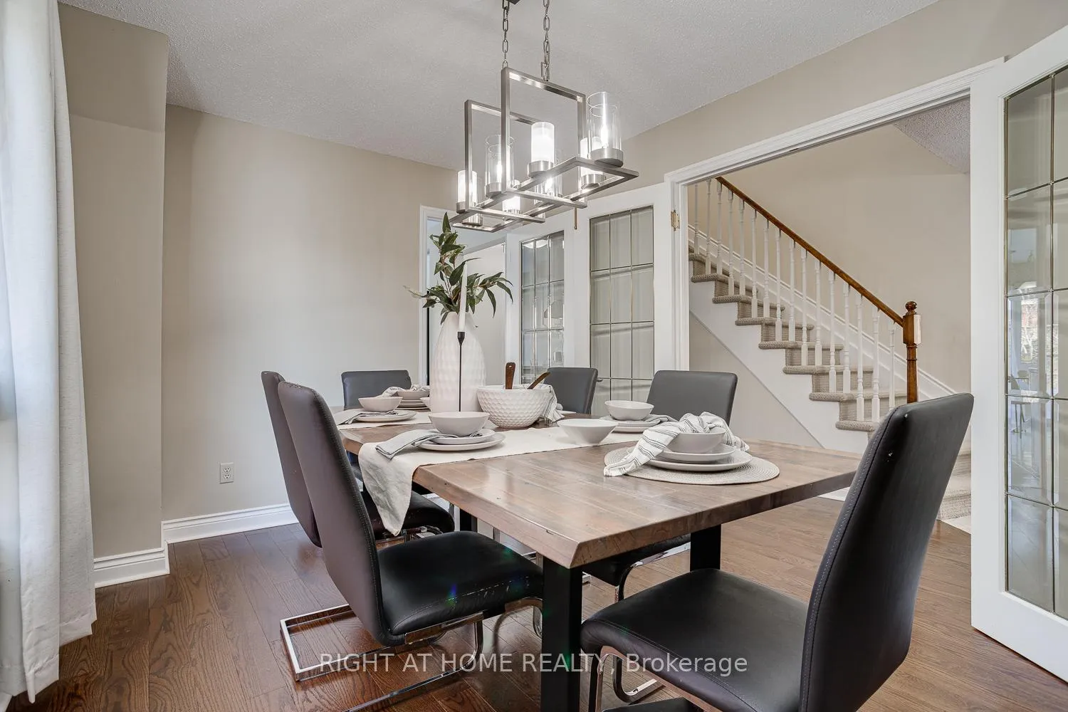 Photo 8 of 606 Chiron Crescent, Pickering, Amberlea — HOMEH