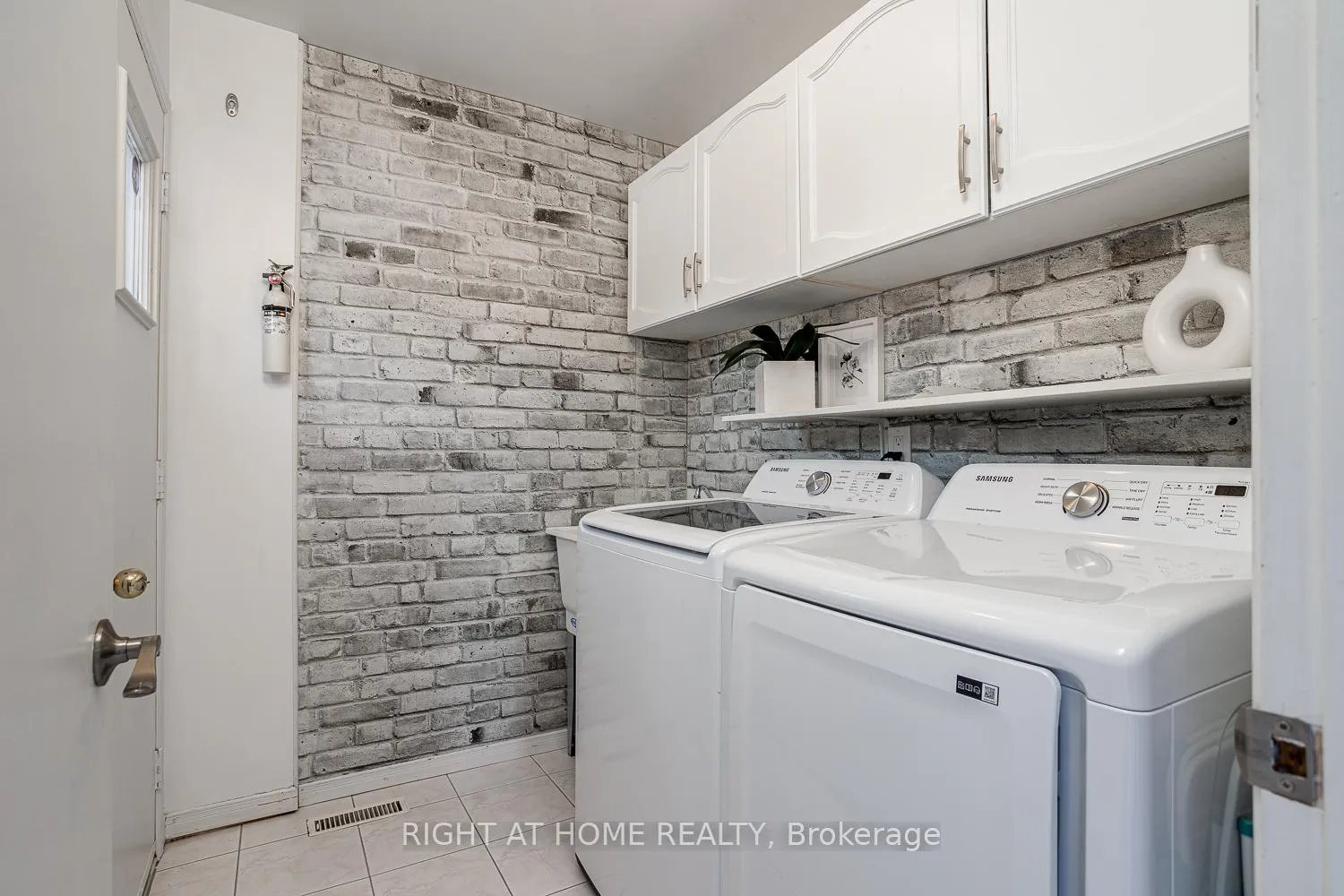 Photo 15 of 606 Chiron Crescent, Pickering, Amberlea — HOMEH