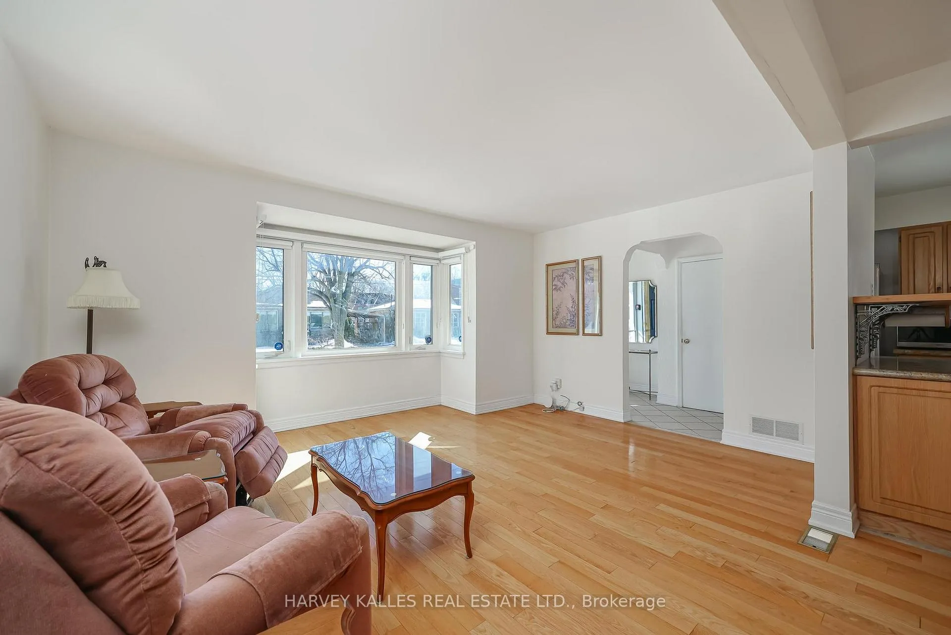 Photo 3 of 380 Brooke Avenue, Toronto, Bedford Park-Nortown — HOMEH