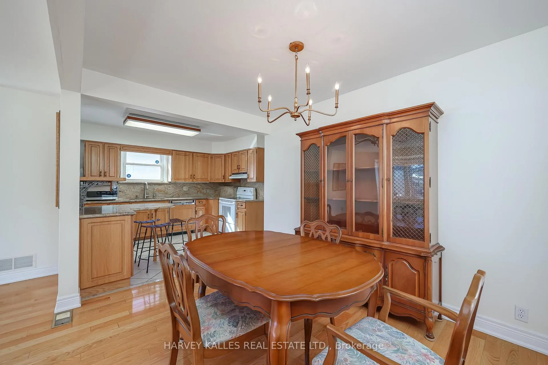 Photo 7 of 380 Brooke Avenue, Toronto, Bedford Park-Nortown — HOMEH