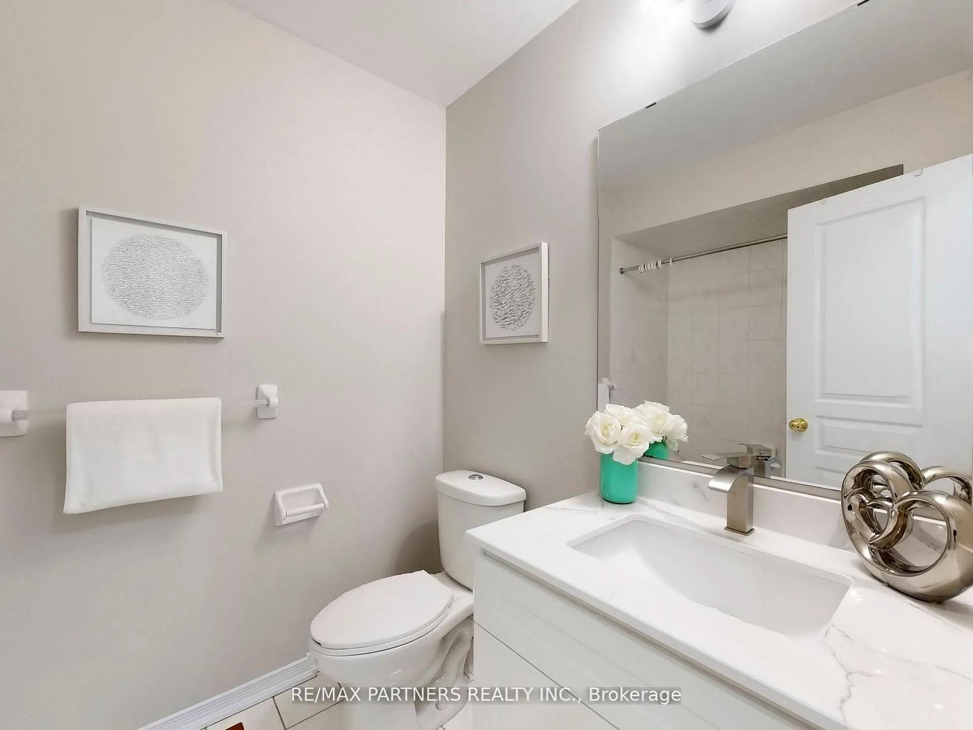 Photo 43 of 49 Charles Sturdy Road, Markham, Berczy — HOMEH