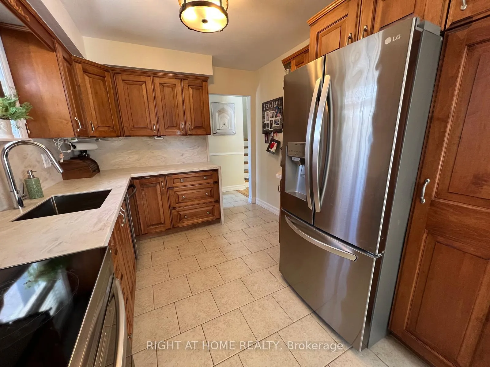 Photo 6 of 45 Newstead Crescent, Brampton, Madoc — HOMEH