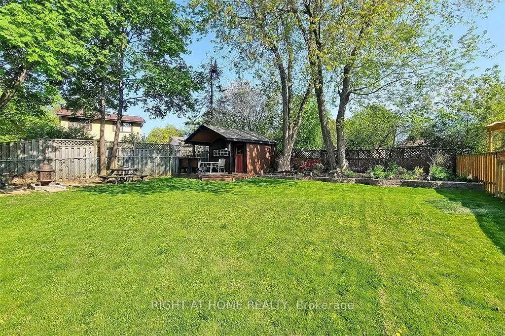 Photo 23 of 45 Newstead Crescent, Brampton, Madoc — HOMEH