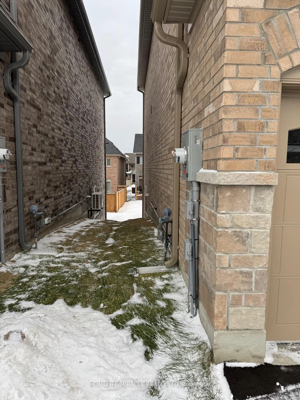 Photo 10 of 57 North Garden Boulevard, Scugog, Port Perry — HOMEH