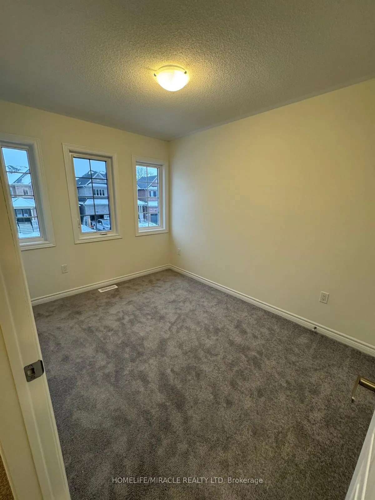 Photo 19 of 57 North Garden Boulevard, Scugog, Port Perry — HOMEH