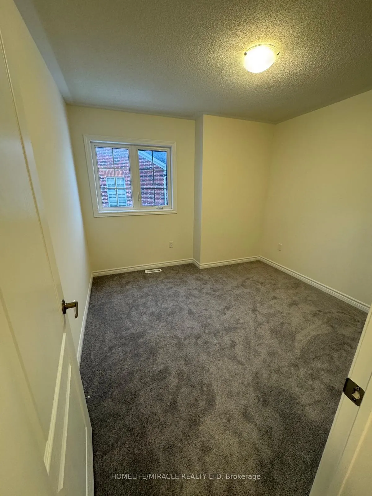 Photo 21 of 57 North Garden Boulevard, Scugog, Port Perry — HOMEH