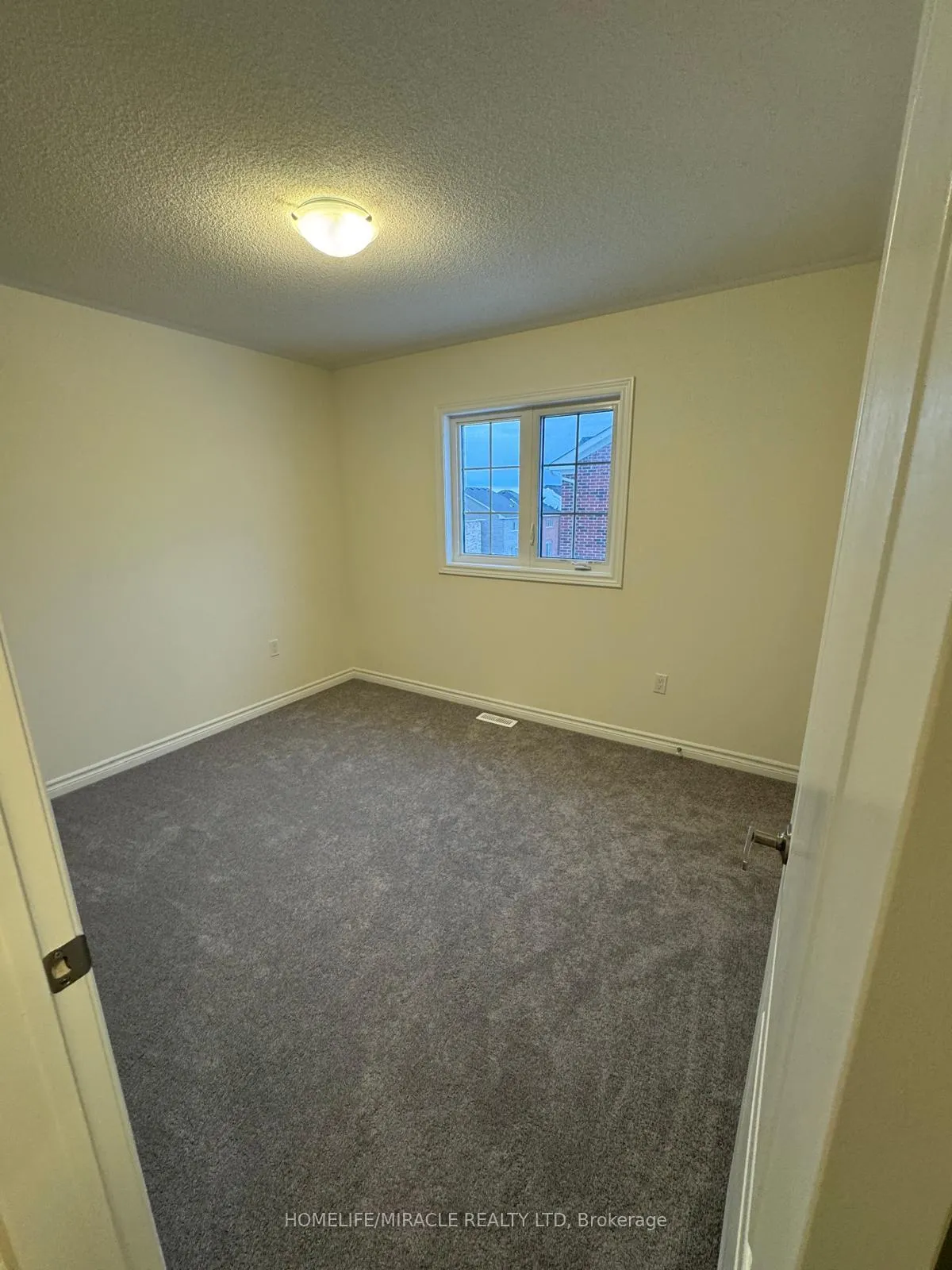 Photo 22 of 57 North Garden Boulevard, Scugog, Port Perry — HOMEH
