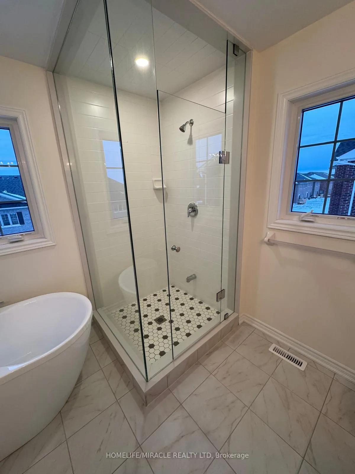 Photo 25 of 57 North Garden Boulevard, Scugog, Port Perry — HOMEH